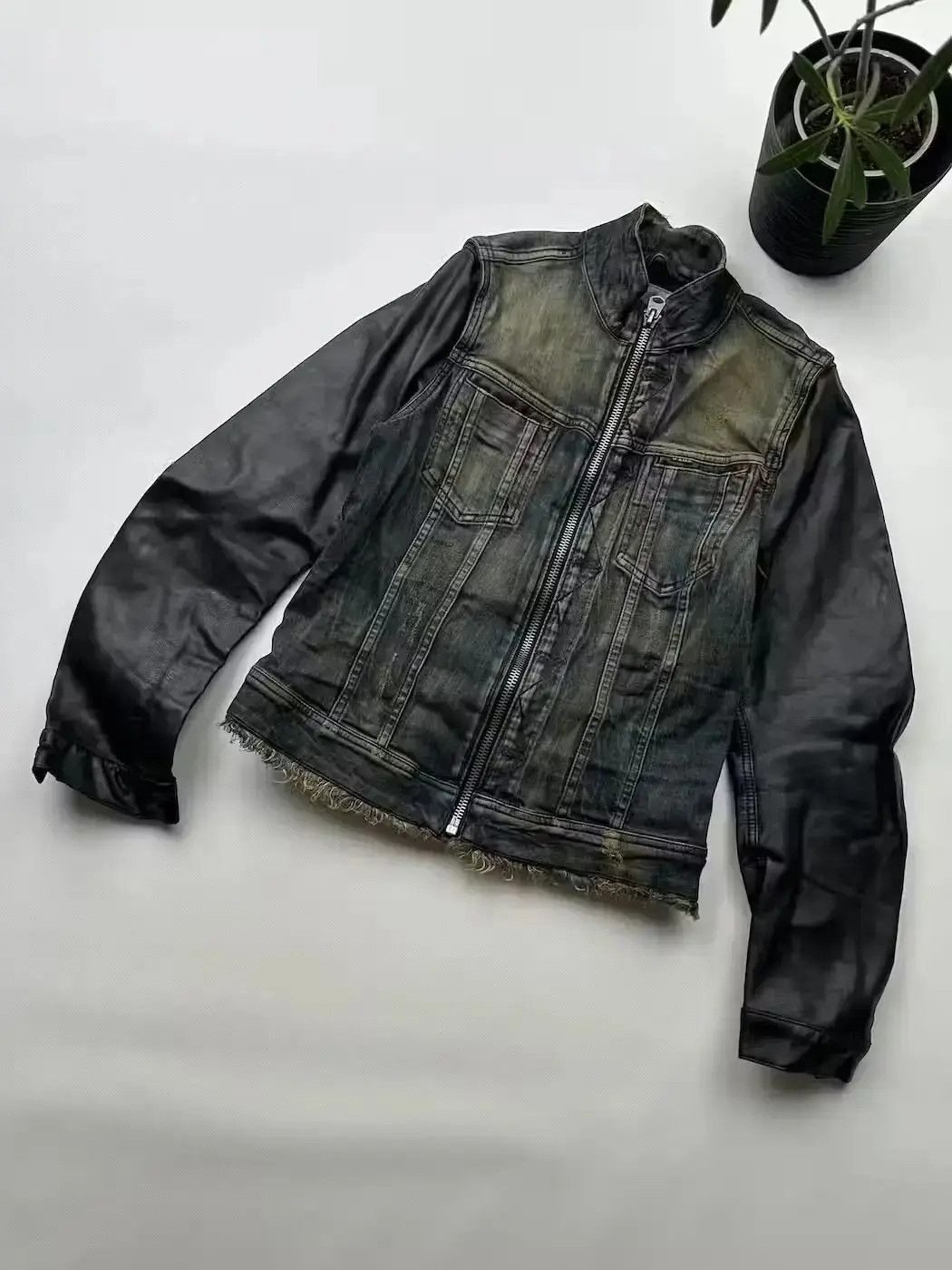 G-Star G-Star Vintage Faded Amazing Cropped Denim Jacket (3) Size S / US 4 / IT 40 - 1 Thumbnail