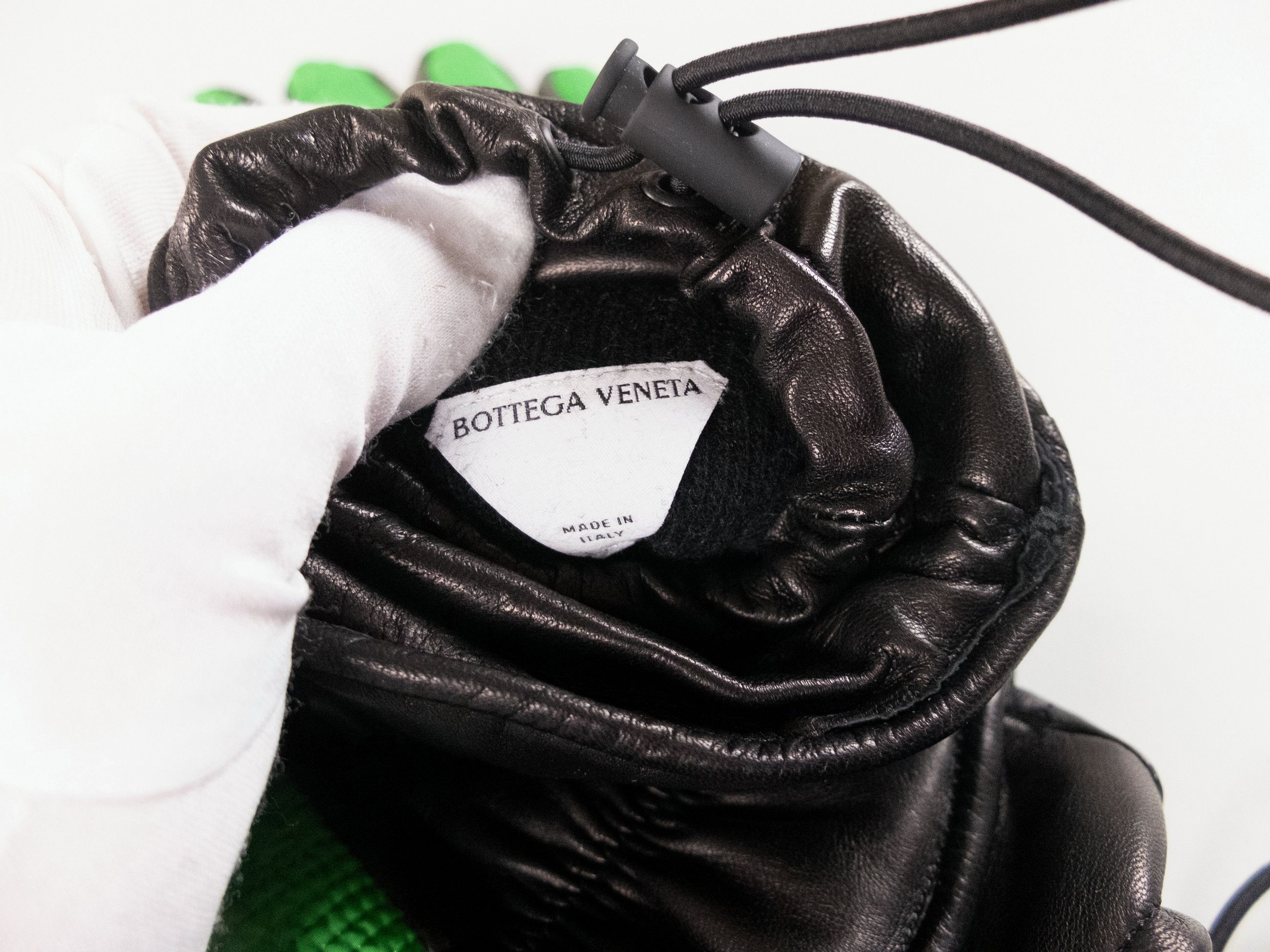 Bottega Veneta BOTTEGA VENETA black & green leather gloves 9 Medium q Size ONE SIZE - 7 Thumbnail