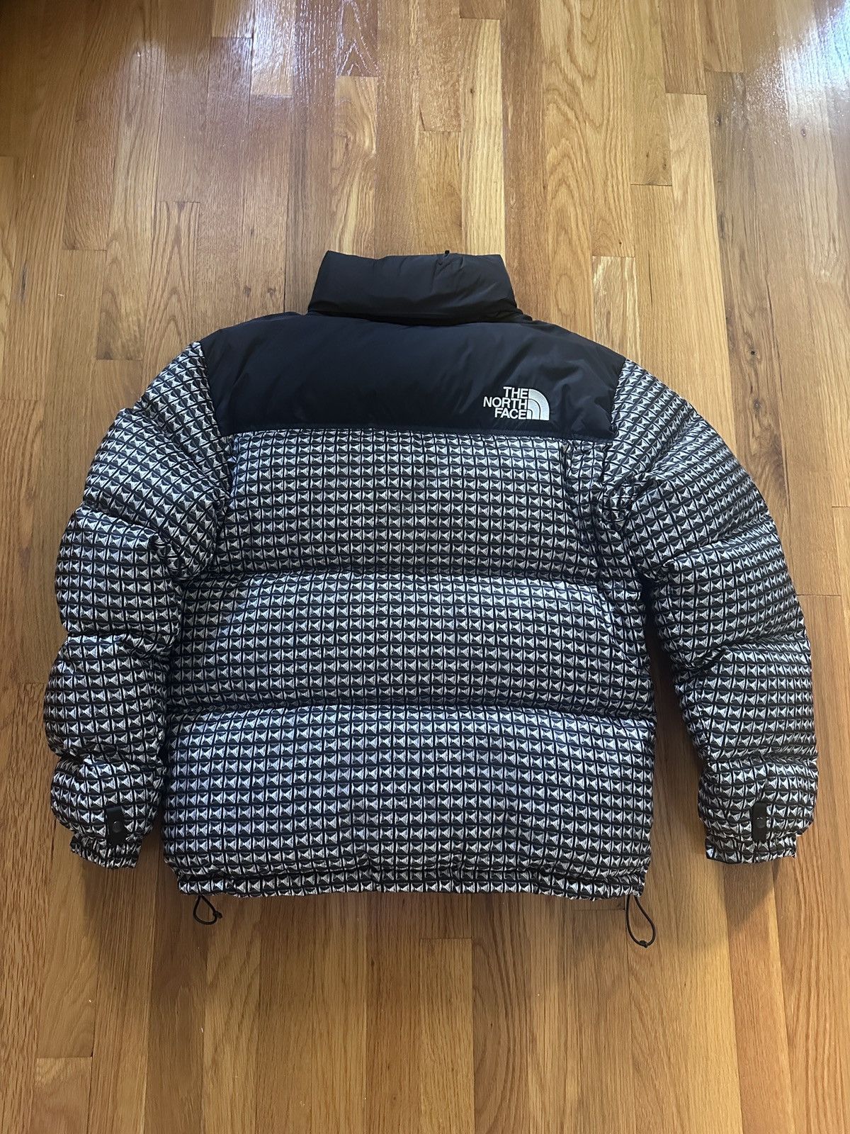Kaws x TNF - Nupste