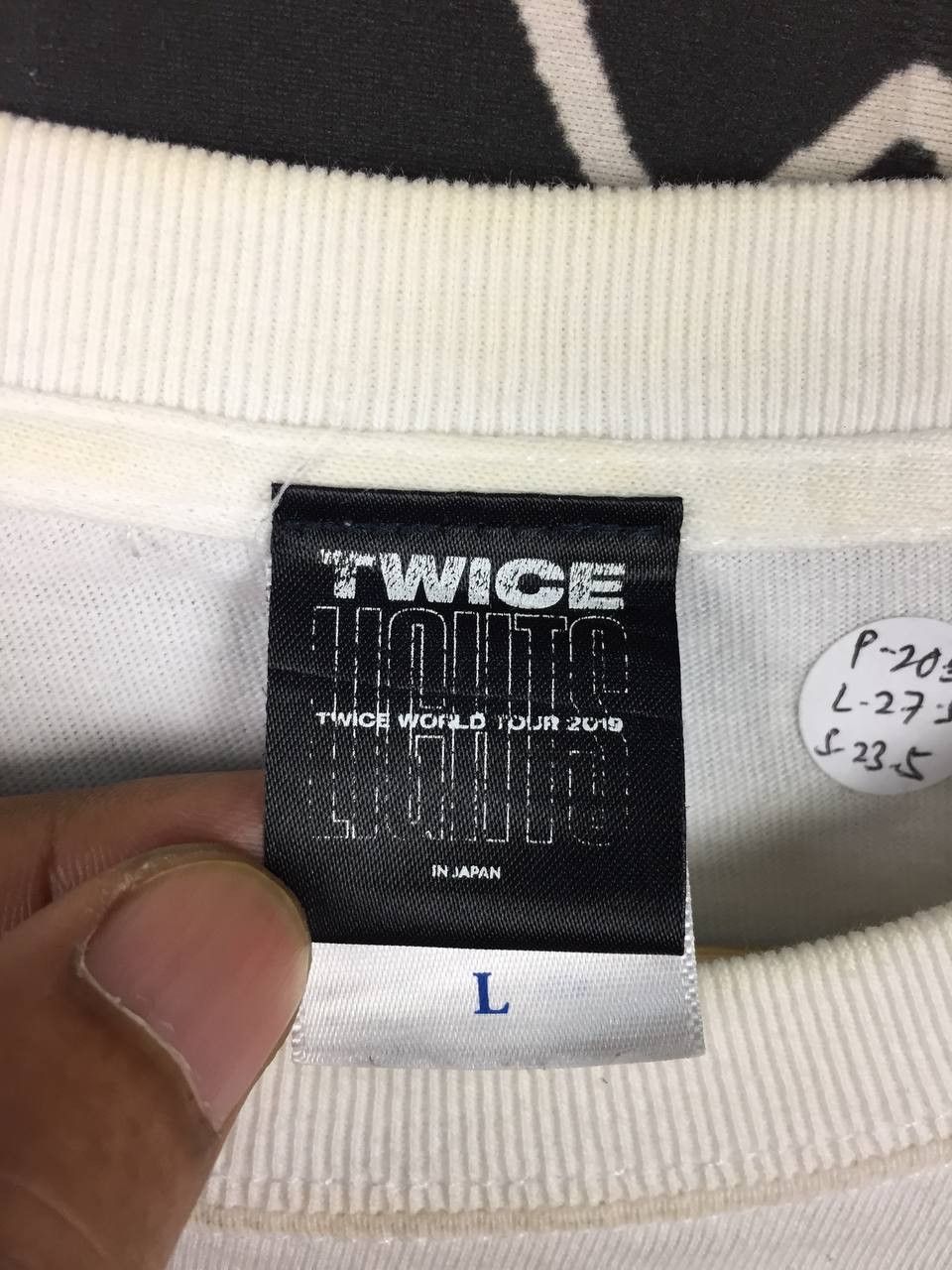 Band Tees Twice Kpop Group TWICELIGHTS World Tour 2019 Concert Tee Size US L / EU 52-54 / 3 - 11 Thumbnail