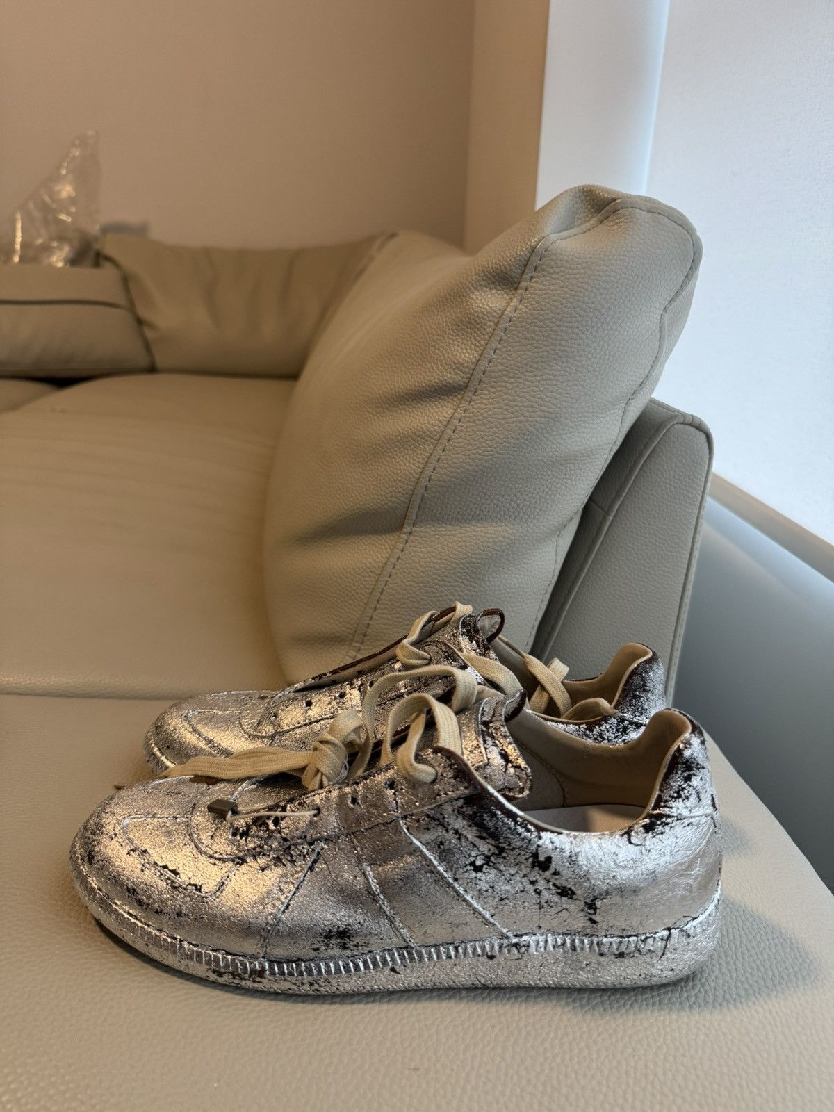 Maison Margiela Maison Margiela Replica Size US 7 / EU 40 - 1 Thumbnail