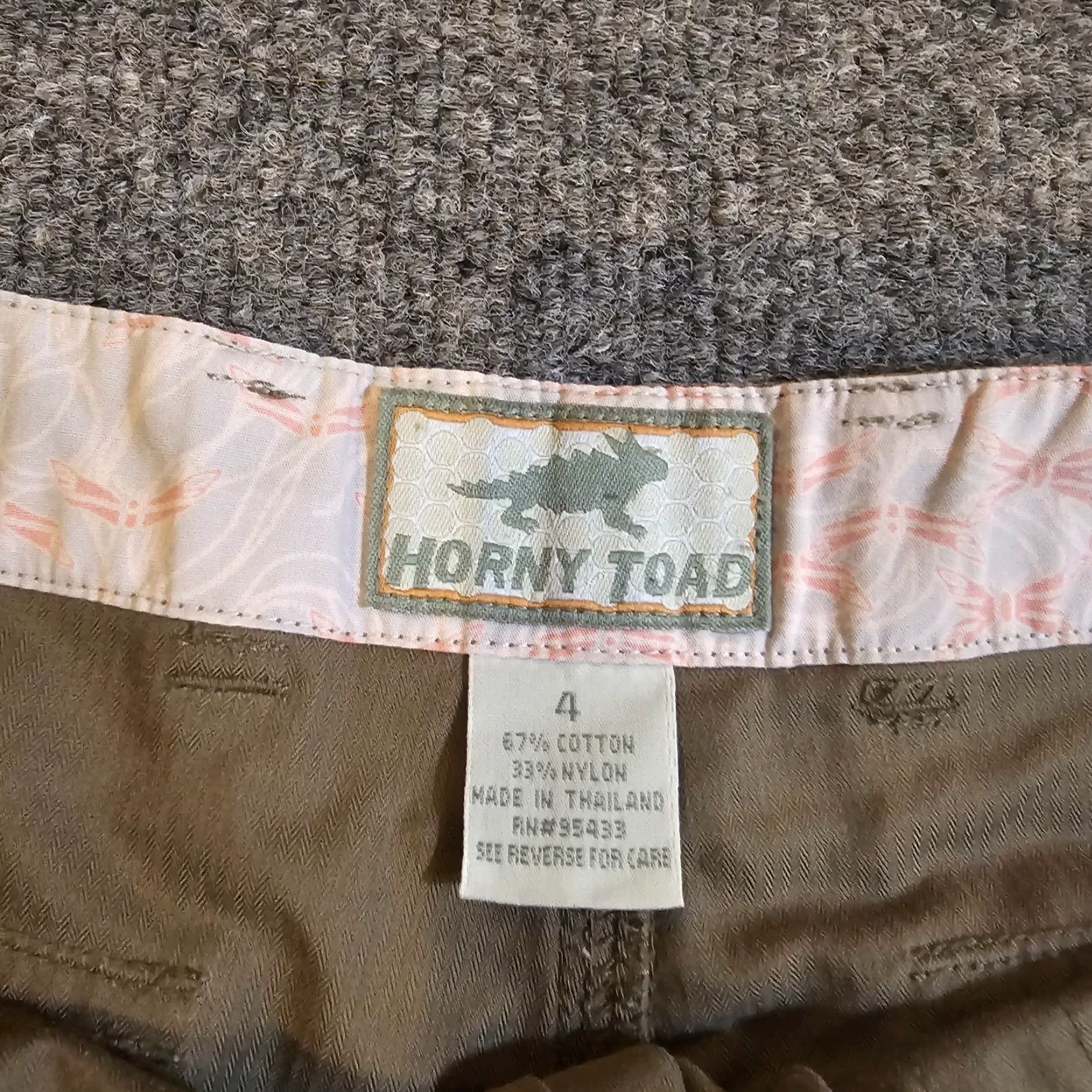 Vintage Horny Toad Shorts Womens 4 Beige Tan Nylon Embroidered Bermuda Stretch Casual Bermuda Style Size 27" / US 4 / IT 40 - 4 Thumbnail