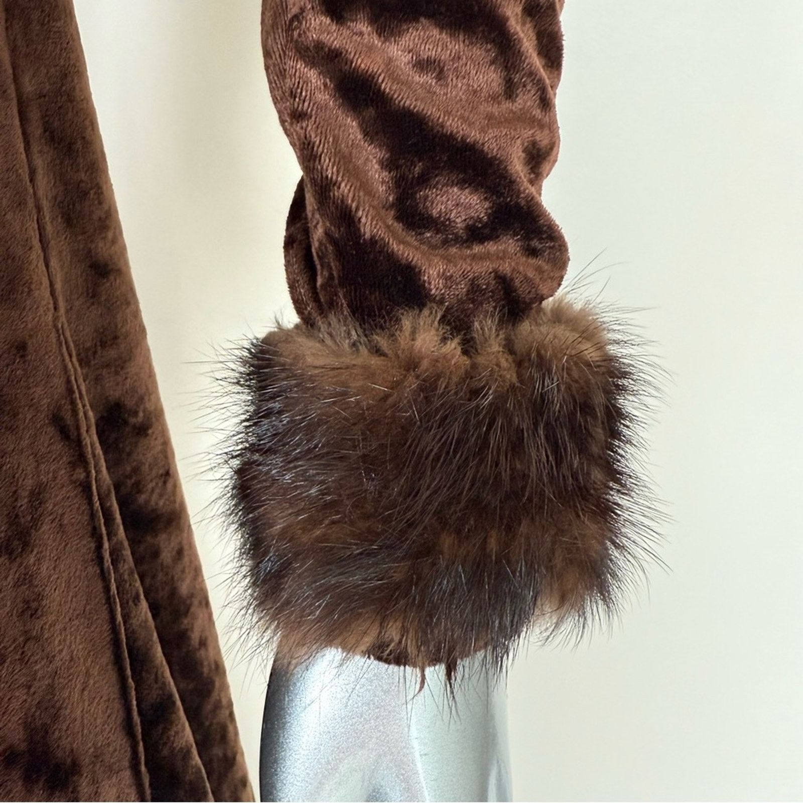 Krizia Krizia women velour dress natural fur size 42 IT or 6 US Size M / US 6-8 / IT 42-44 - 3 Thumbnail