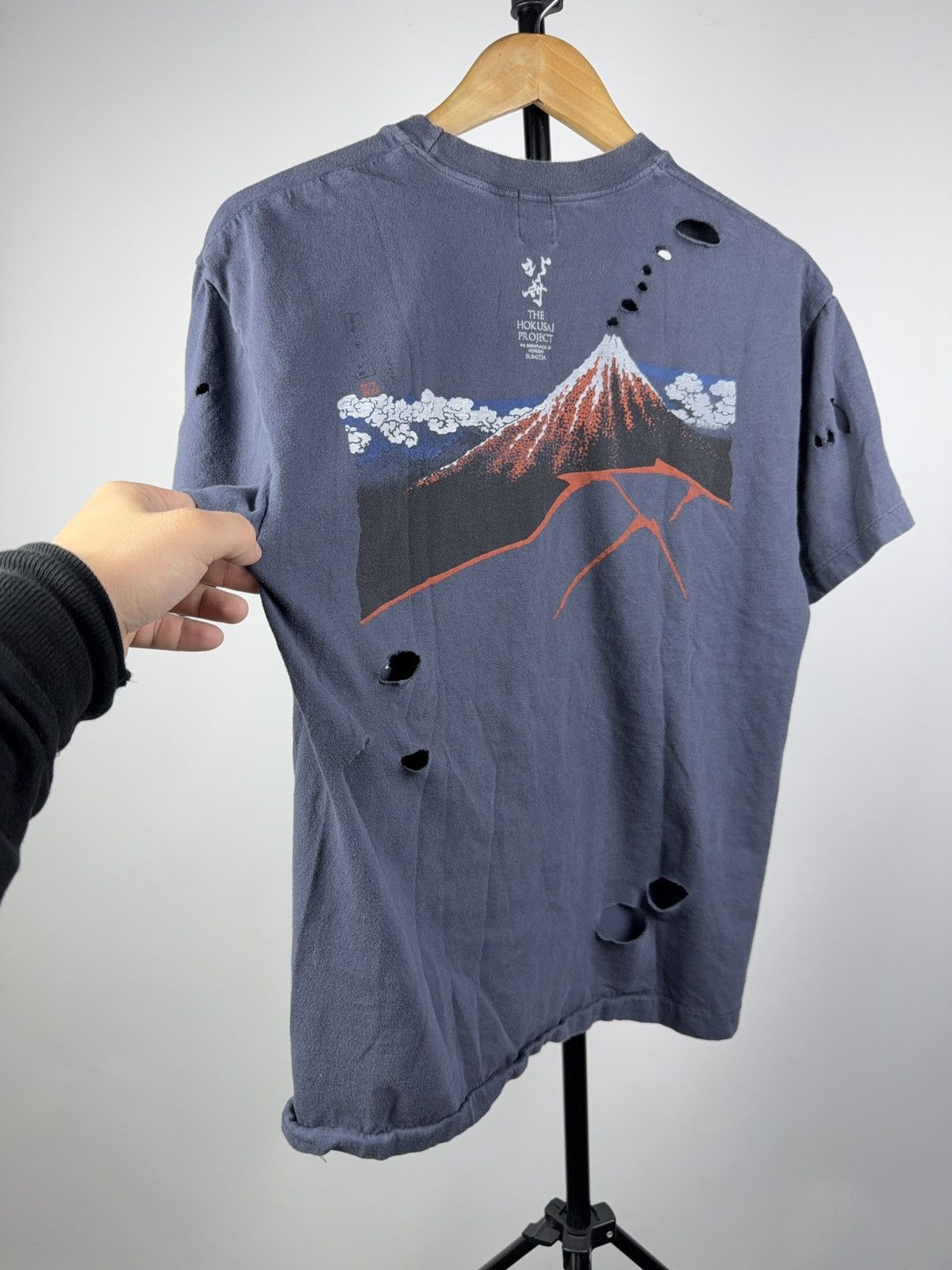 Japanese Brand Kume JP Tokyo Hokusai Fuji Graphic Distressed Tee Japan M Size US M / EU 48-50 / 2 - 14 Thumbnail
