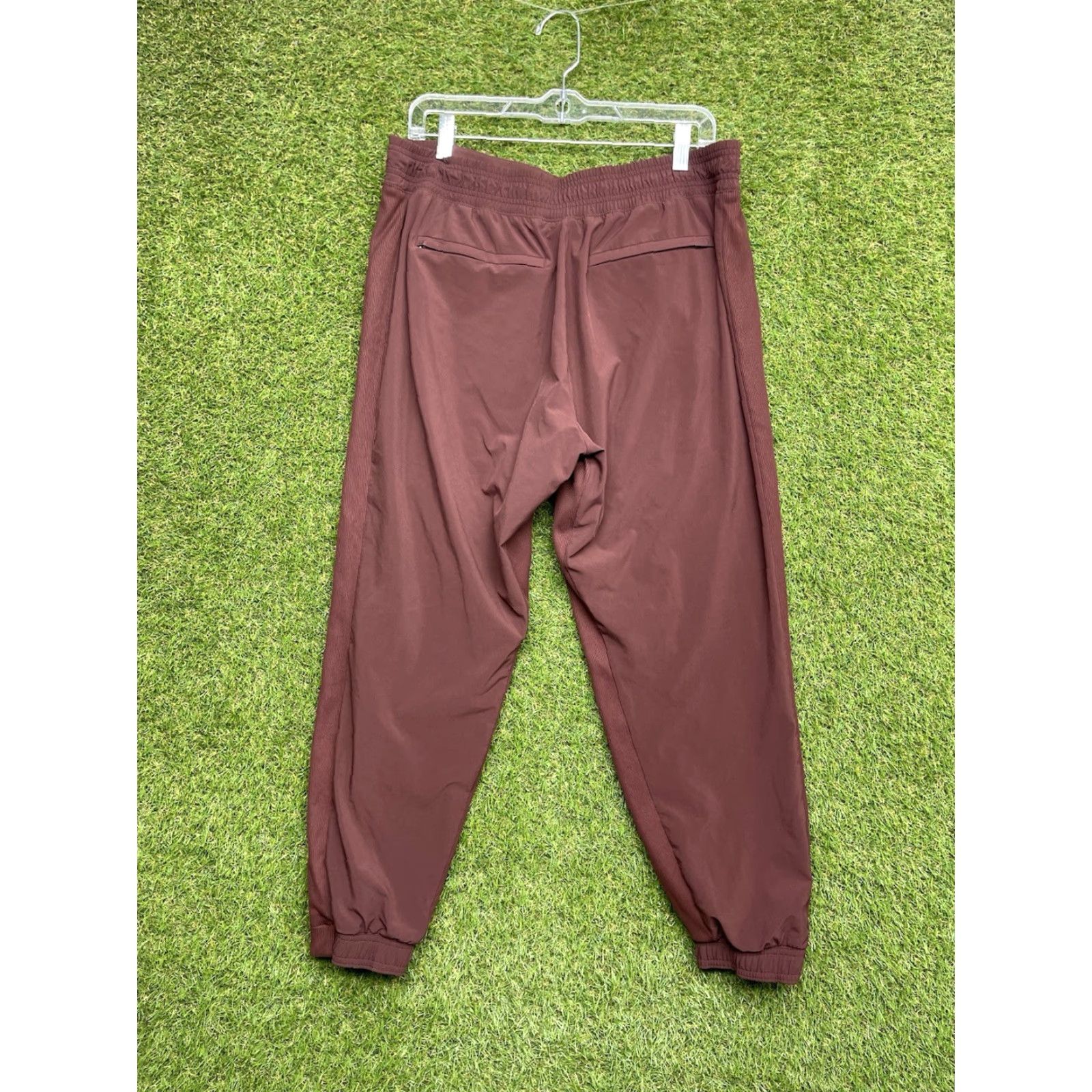 Athleta Athleta Pants Womens 14 Black Jogger Lined Athleisure Running Yoga Gym Tapered Inseam 26 폰 Size 36" / US 14 / IT 50 - 2 Thumbnail