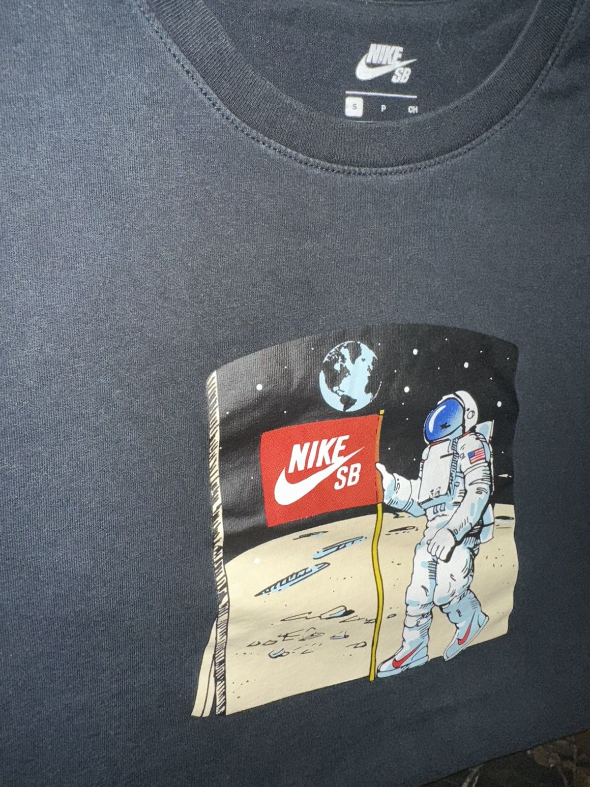 Nike Nike SB Fake Moon Landing Astronaut T Shirt AA8081-100 Small Size US S / EU 44-46 / 1 - 4 Thumbnail