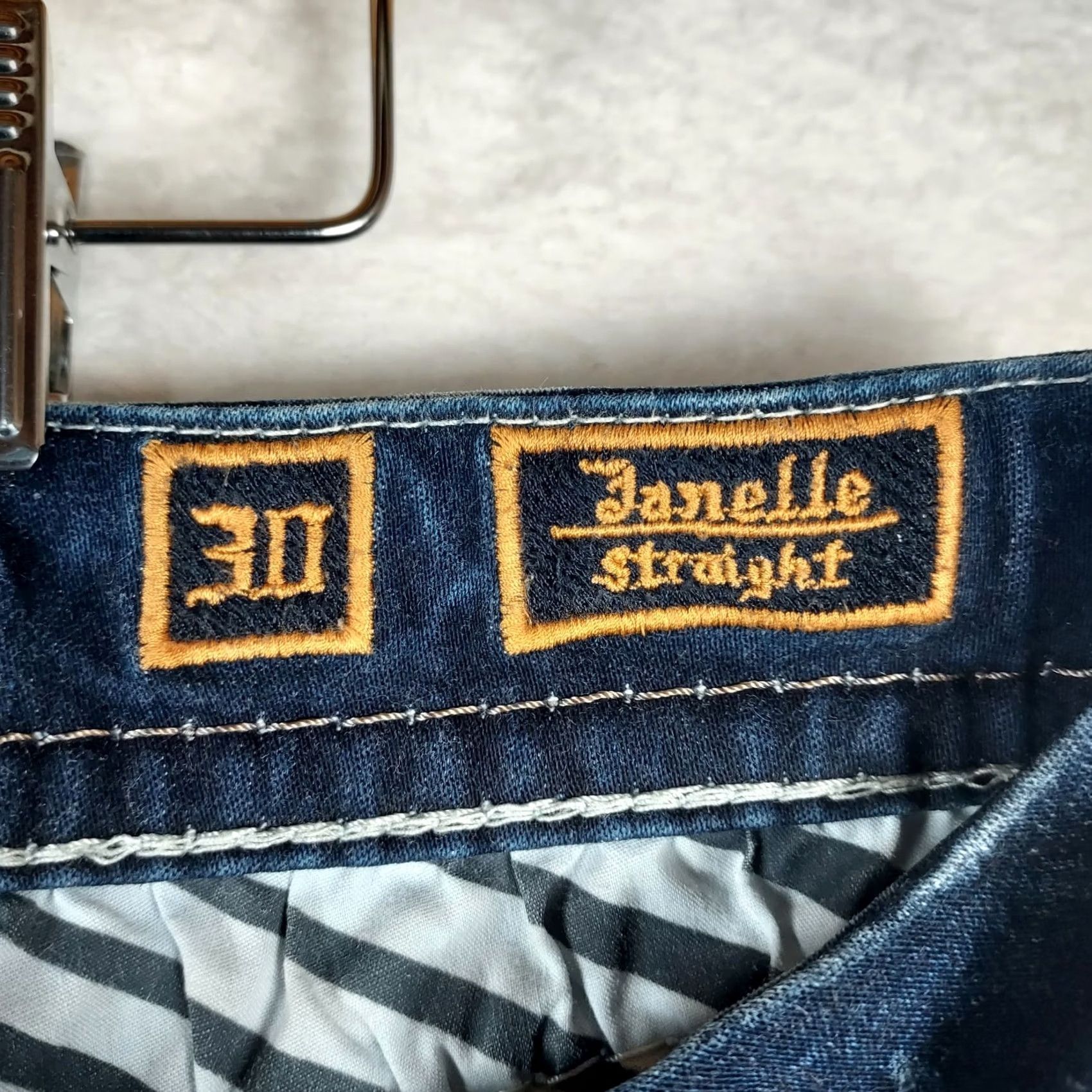 Vintage Rock Revival Janelle Straight Leg Jeans Women’s 30 Medium Wash Embroidered Blue Denim 5-Pocket Zip Regular Vintage? No (remove question) Size 30" / US 8 / IT 44 - 7 Thumbnail