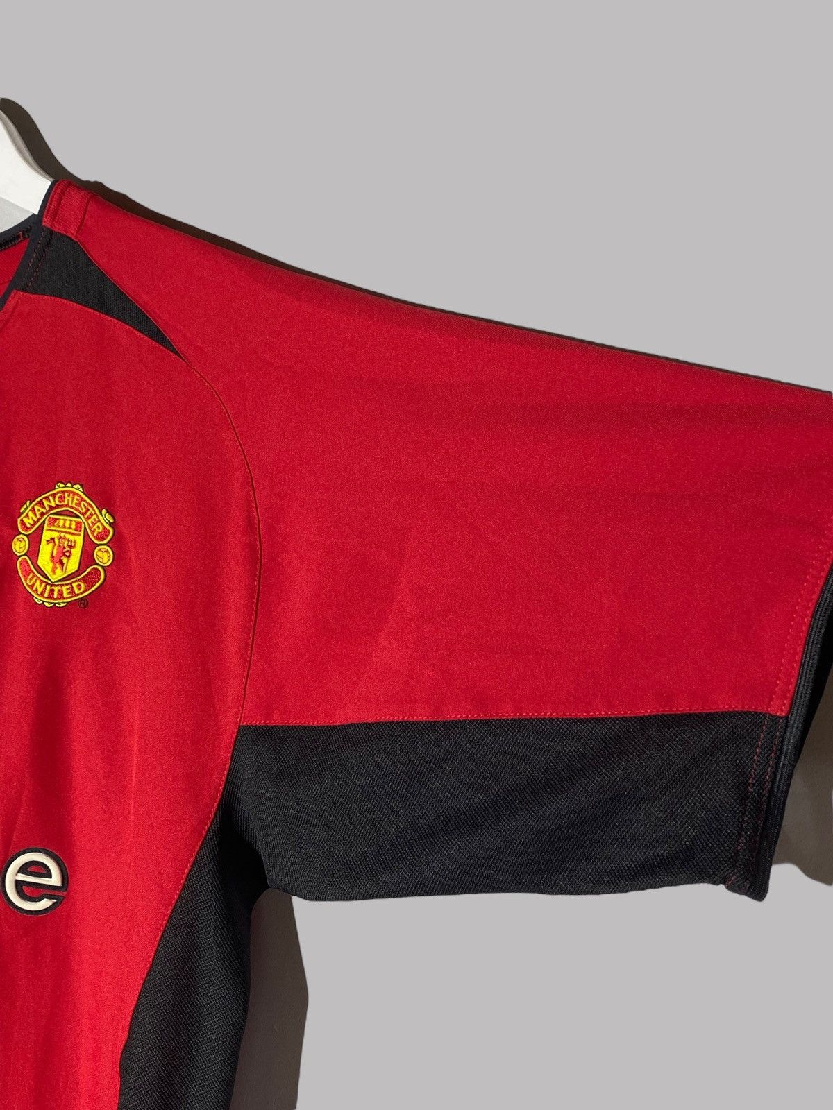 Nike Vintage Nike Manchester United 2004 Vodafone Soccer Jersey Size US M / EU 48-50 / 2 - 11 Thumbnail