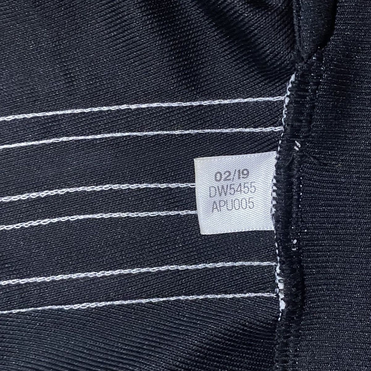 Adidas Juventus 2019-2020 648uffon Home Jersey Cristiano Ronaldo Size US M / EU 48-50 / 2 - 6 Thumbnail