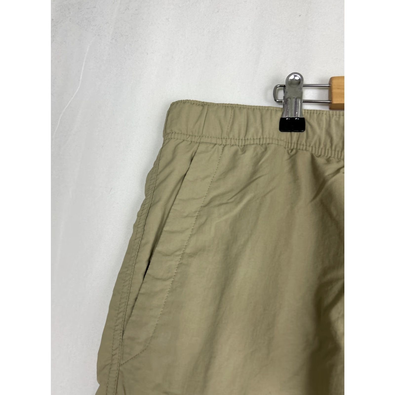 Vintage Columbia Cargo Shorts Mens L Beige Belted Lined Packable Nylon Polyester 38x8 Regular Size Large Size US 33 - 7 Thumbnail