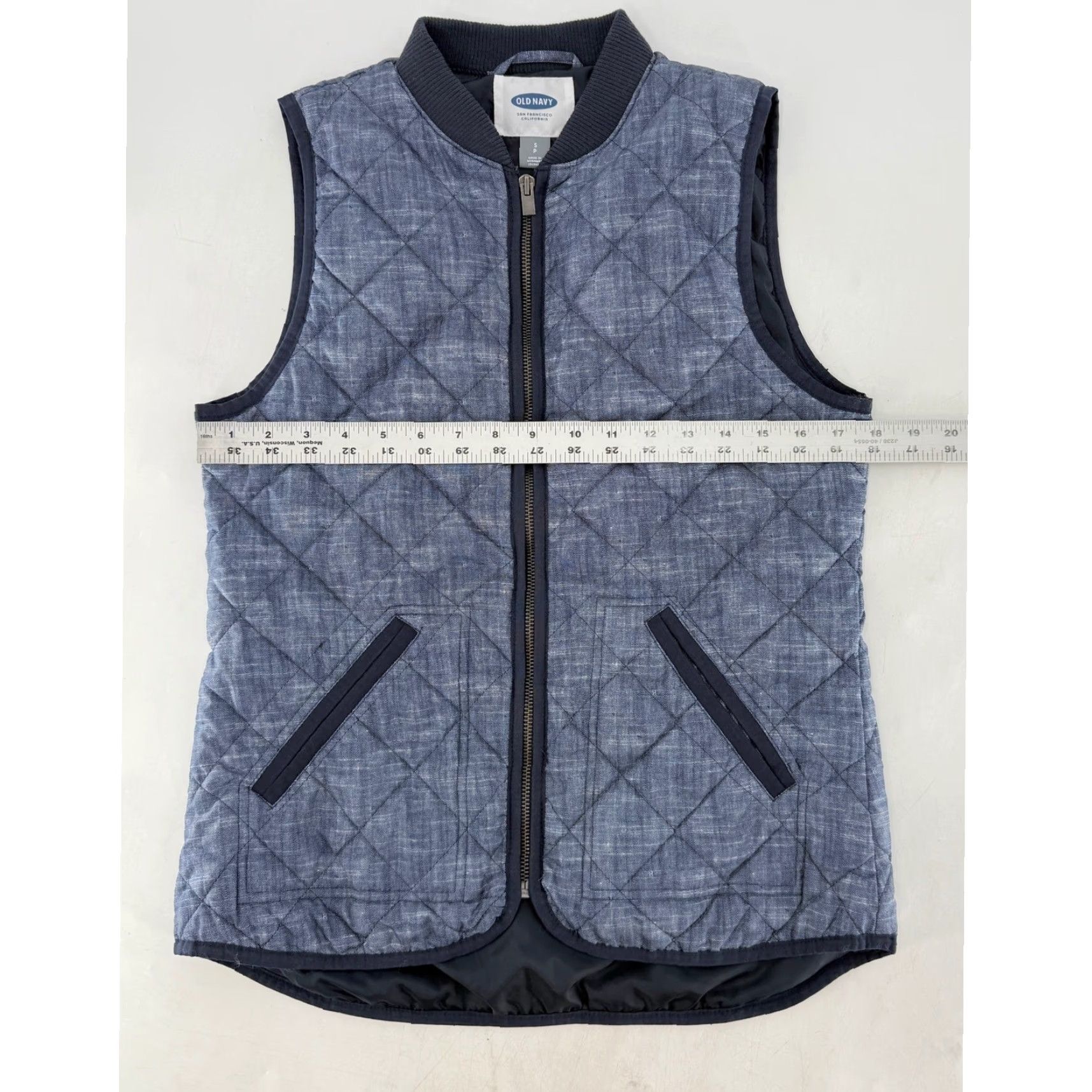 Old Navy VINTAGE Old Navy Womens Quilted Chambray Blue Puffer Vest Size S Outdoors Preppy Size S / US 4 / IT 40 - 8 Thumbnail