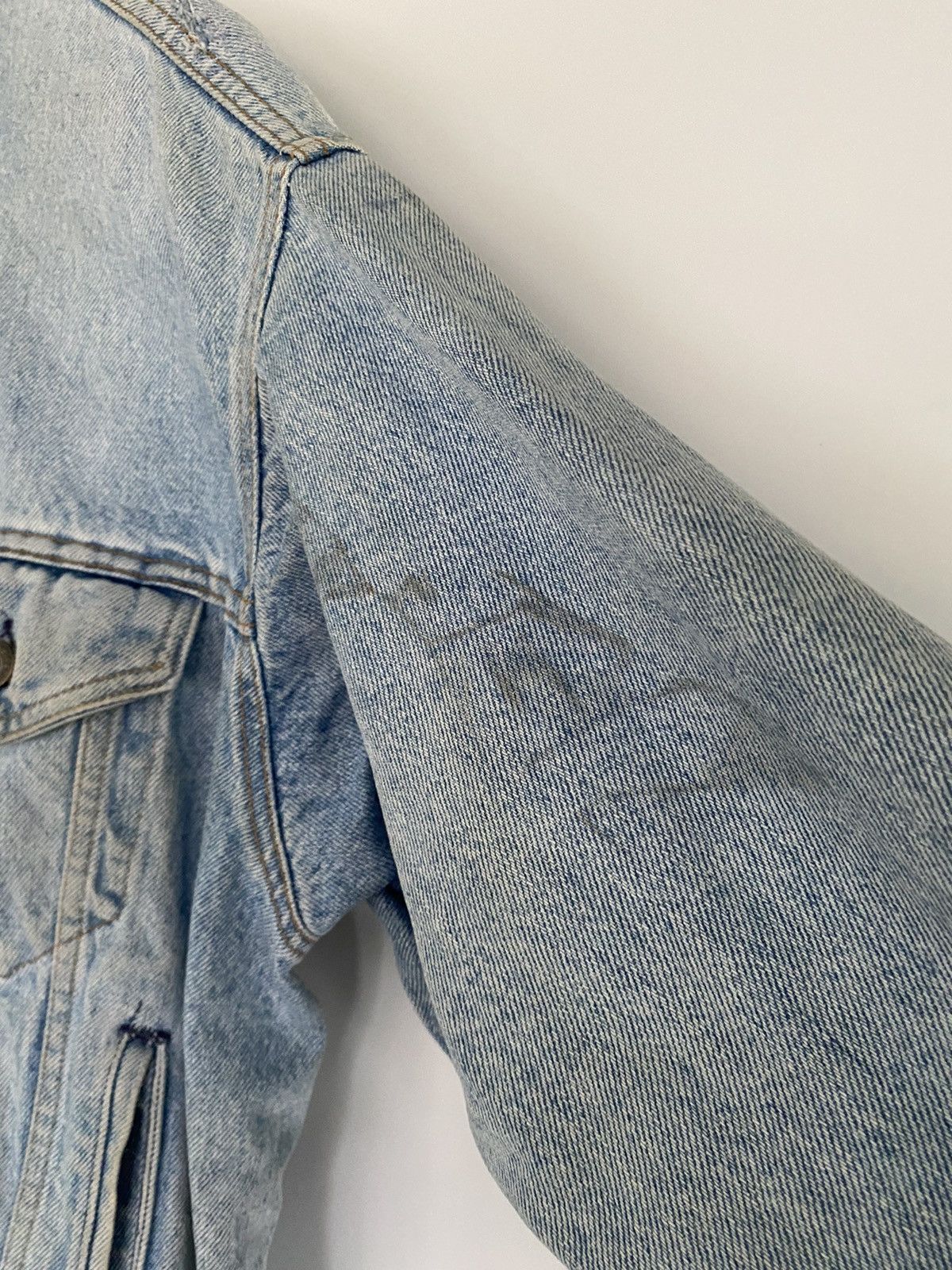 Levi's × Levi's Vintage Clothing Distressed Vintage Levi’s Trucker Denim Jeans Jacket USA Size US S / EU 44-46 / 1 - 14 Thumbnail
