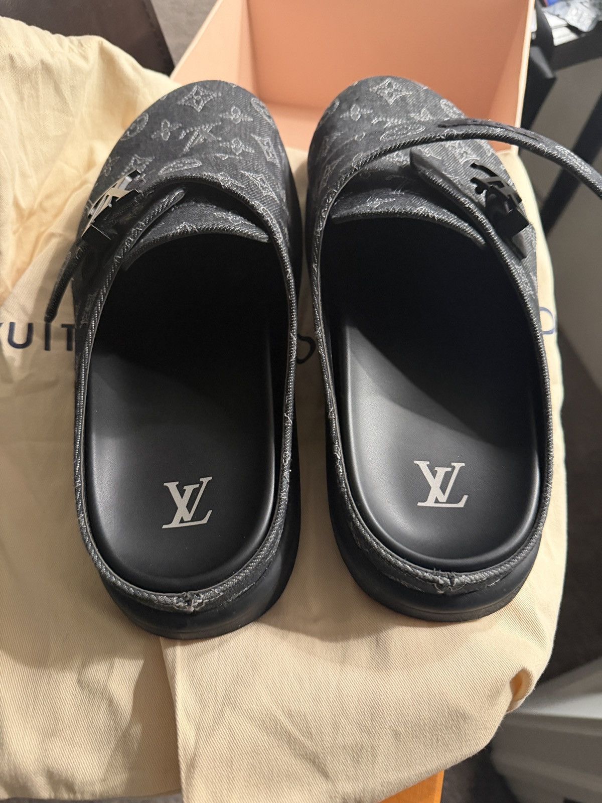 Louis Vuitton LV easy mule Size US 11 / EU 44 - 9 Thumbnail
