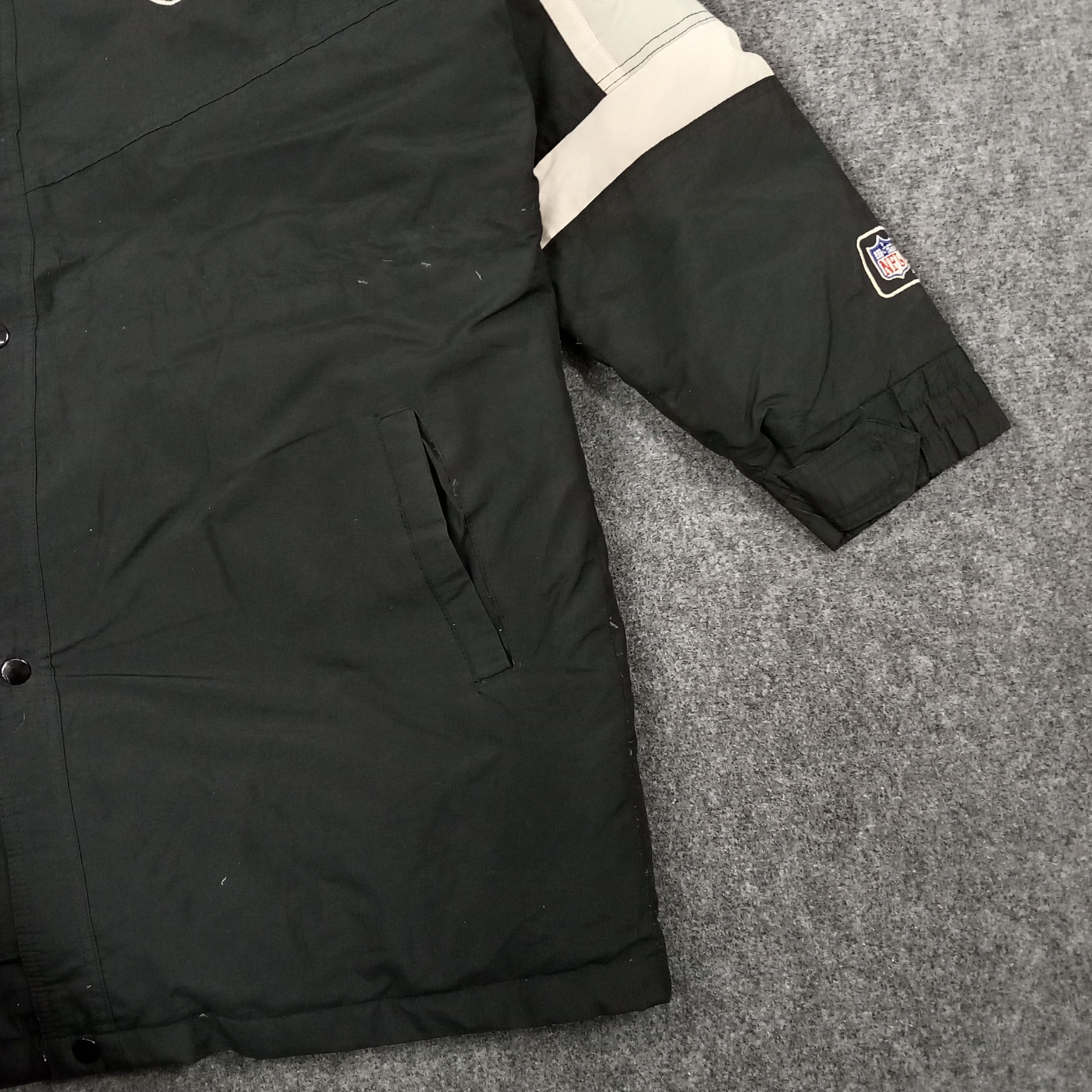 NFL × Starter × Vintage Raiders American Football Team NFL Winter Jacket Size US XXL / EU 58 / 5 - 2 Thumbnail