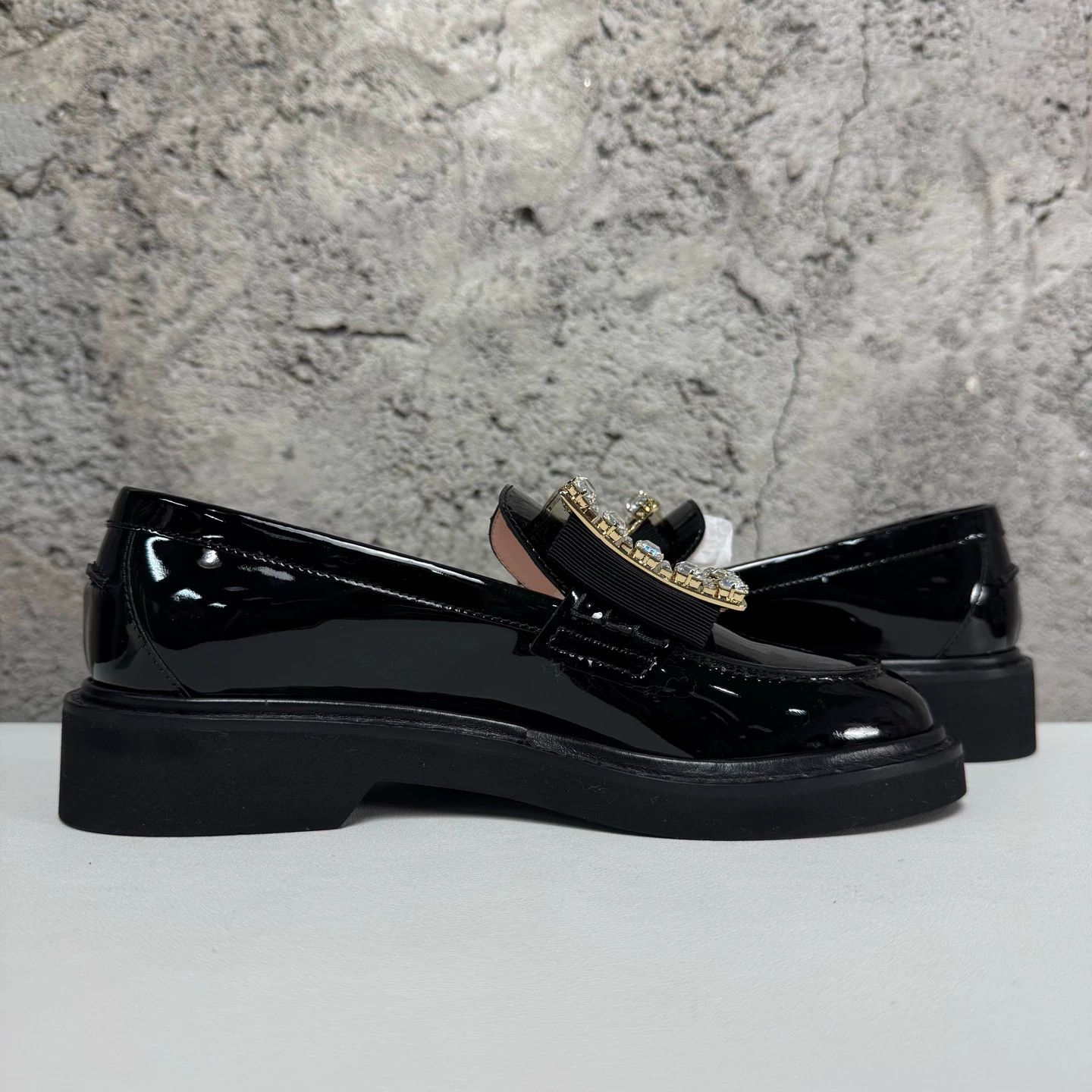 Roger Vivier Roger Vivier Crystal Buckle Loafer 36.5 99 New Size US 6 / IT 36 - 5 Thumbnail