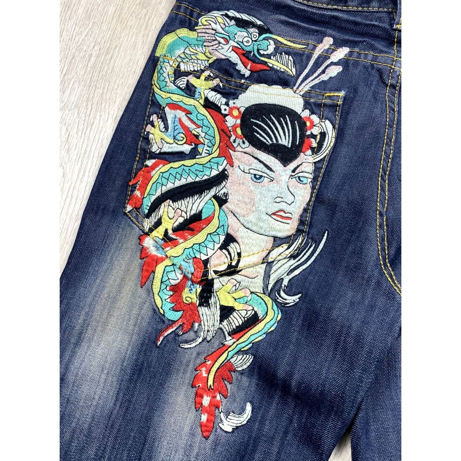 Ed Hardy Ed Hardy Jeans Vintage Size 32 Men Blue Denim Jeans 34 Inseam 32 Waist 32 Size US 32 / EU 48 - 3 Thumbnail
