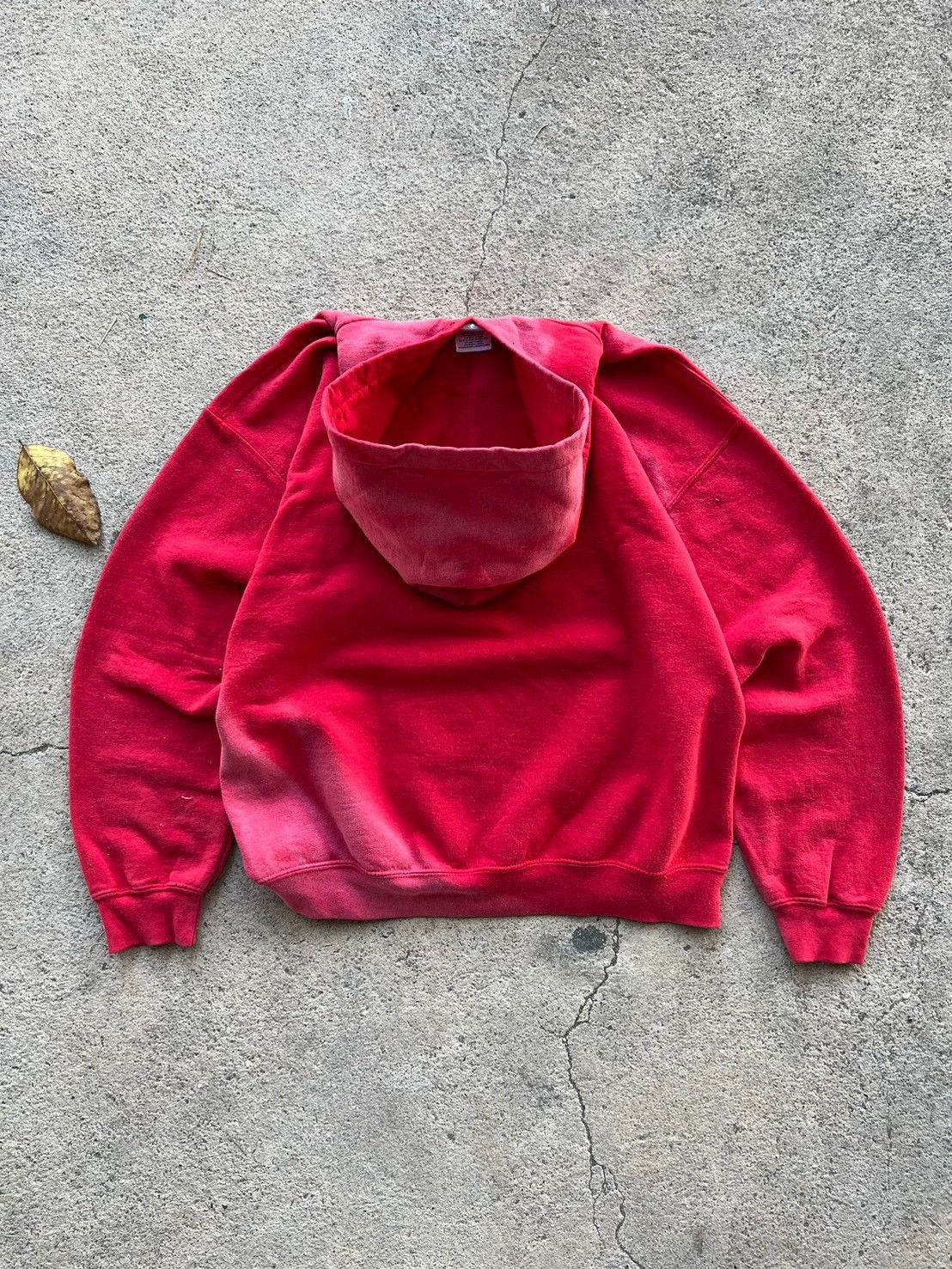 Vintage Sun Faded Red Gildan Hoodie Size US M / EU 48-50 / 2 - 6 Thumbnail