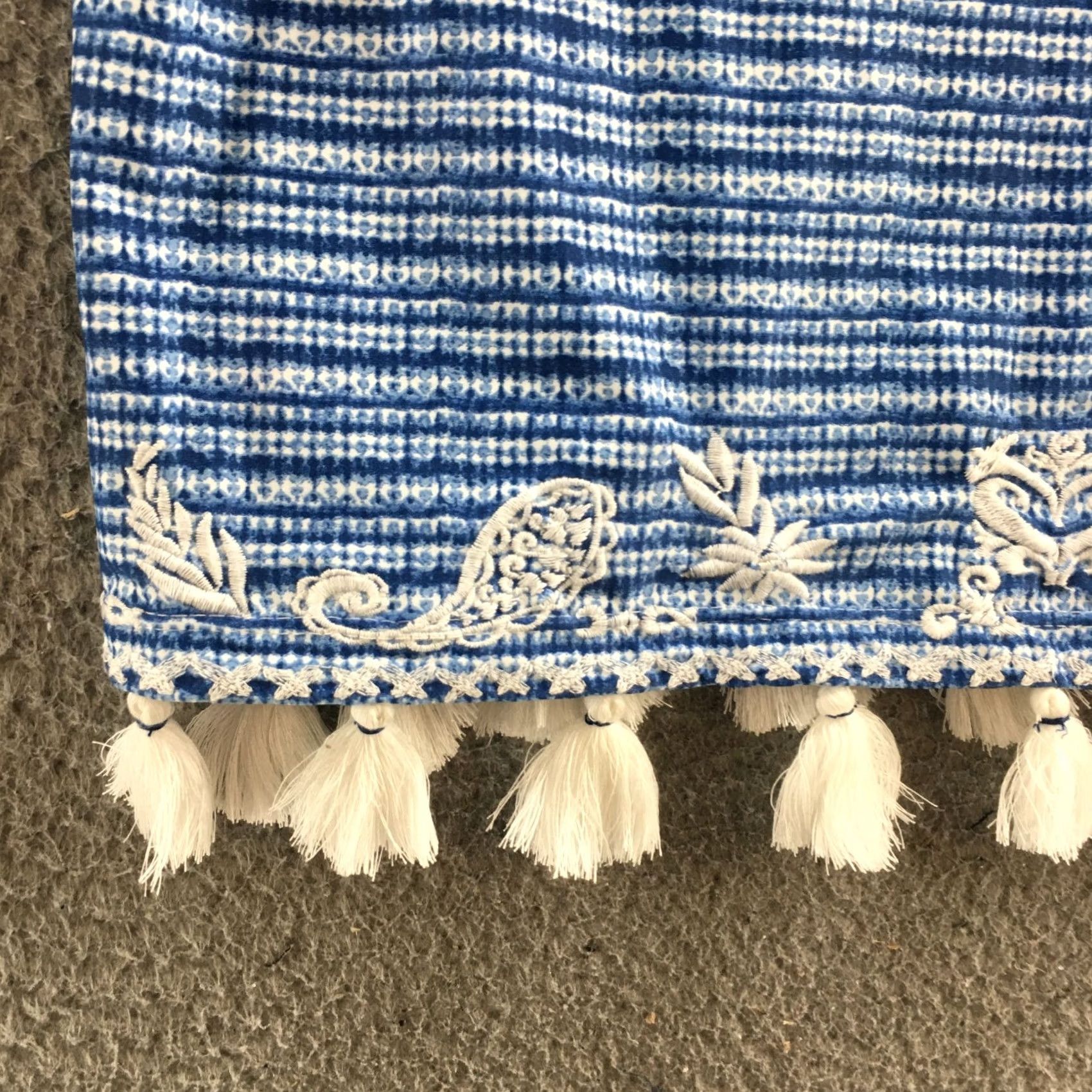 Vintage Cabana Life Top Womens S Blue White Tassel Charleston Coverluxe Smocked NEW Shirt Women S Small Blue White Tassel Charleston Coverluxe Smocked NEW Size S / US 4 / IT 40 - 5 Thumbnail