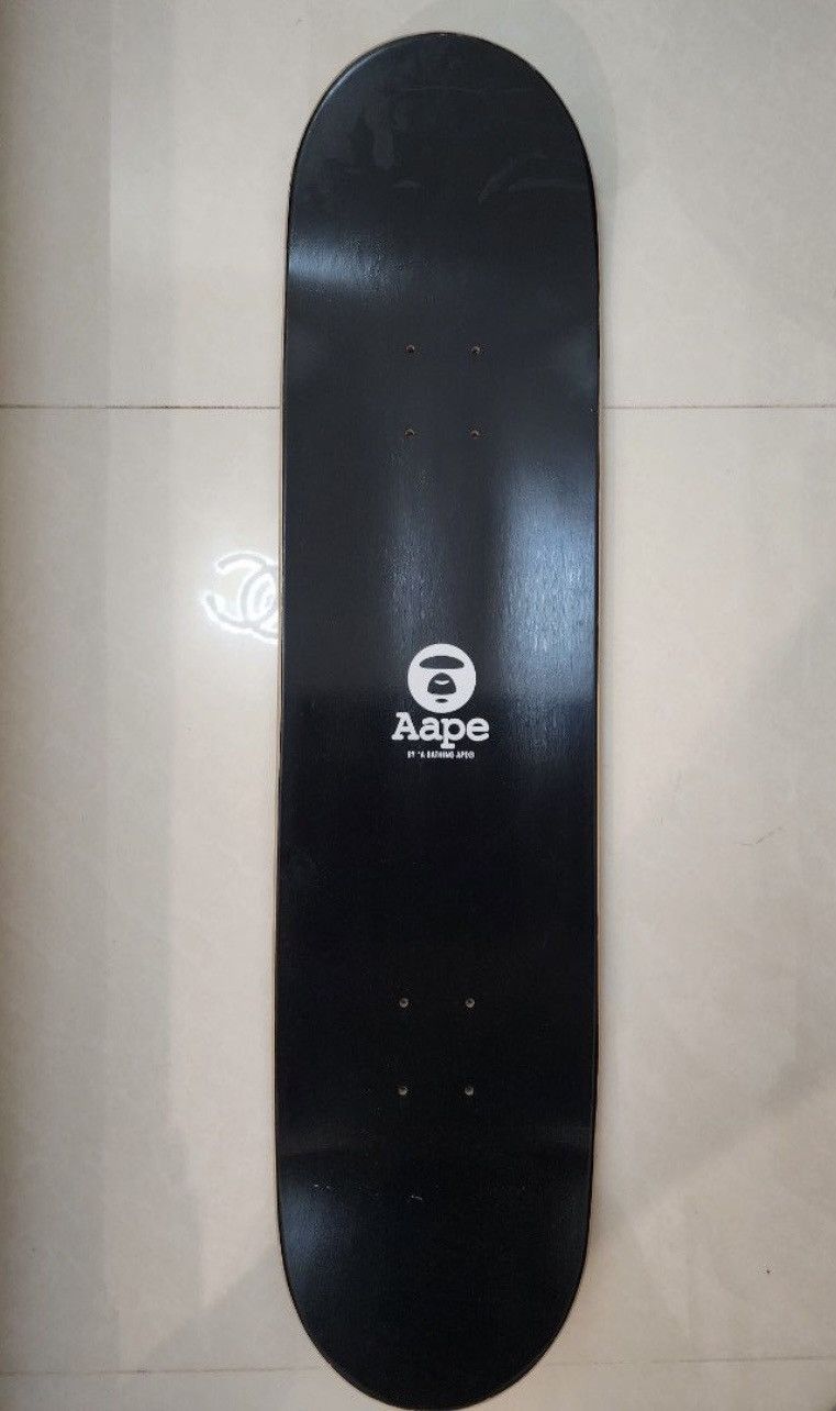 AAPE X BRUCE LEE SKATEBOARD