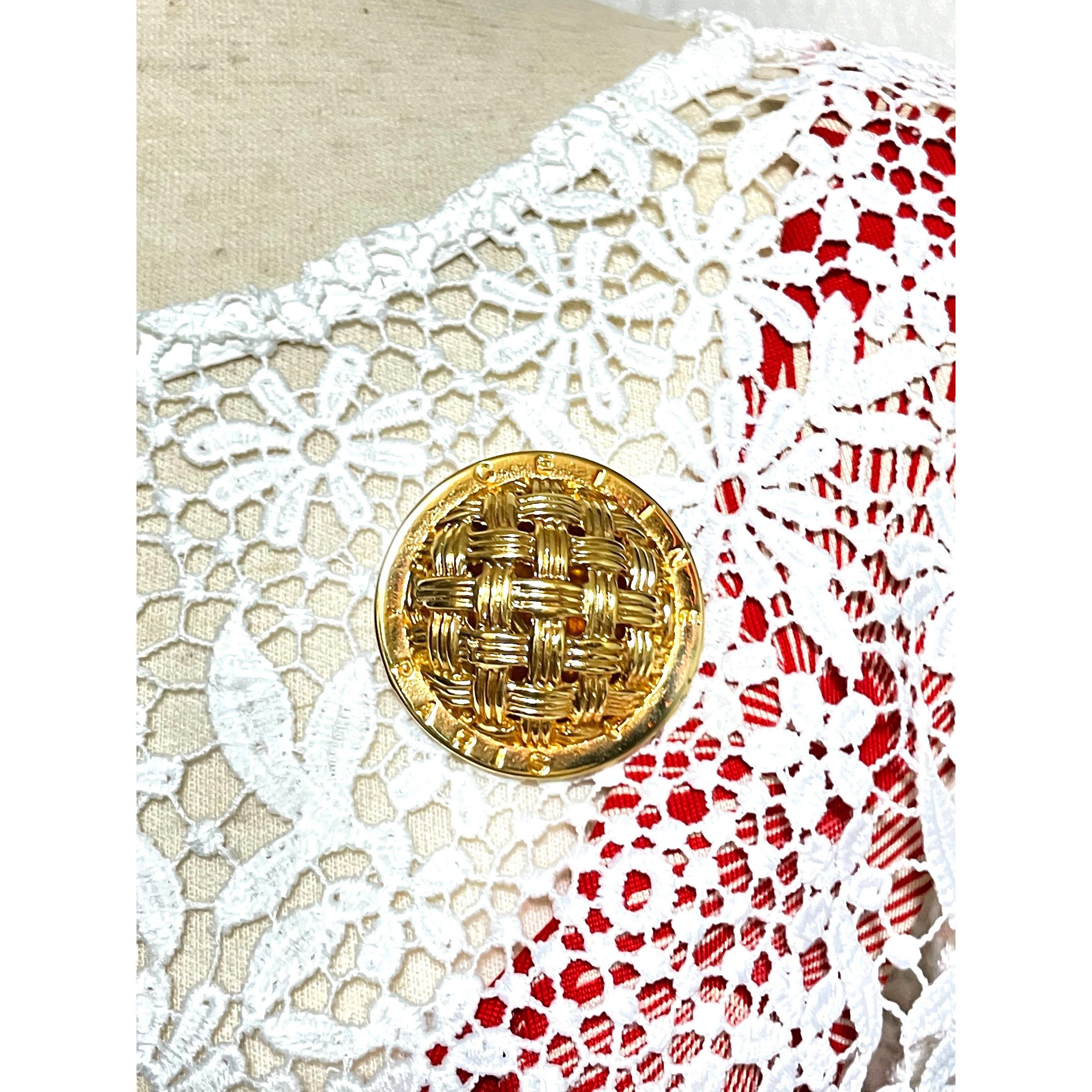 Celine Vintage Celine golden brooch in apple pie design. Round pin Size ONE SIZE - 7 Thumbnail