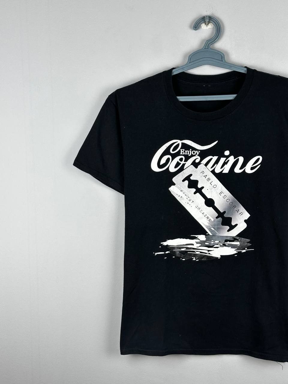 Vintage Vintage Enjoy Cocaine Pablo Escobar T Shirt Mafia Size US M / EU 48-50 / 2 - 2 Thumbnail