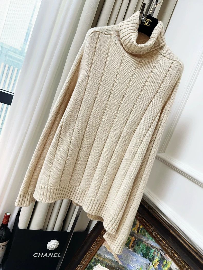 Loro Piana LORO PIANA White baby cashmere barbed sweater Size M / US 6-8 / IT 42-44 - 1 Thumbnail