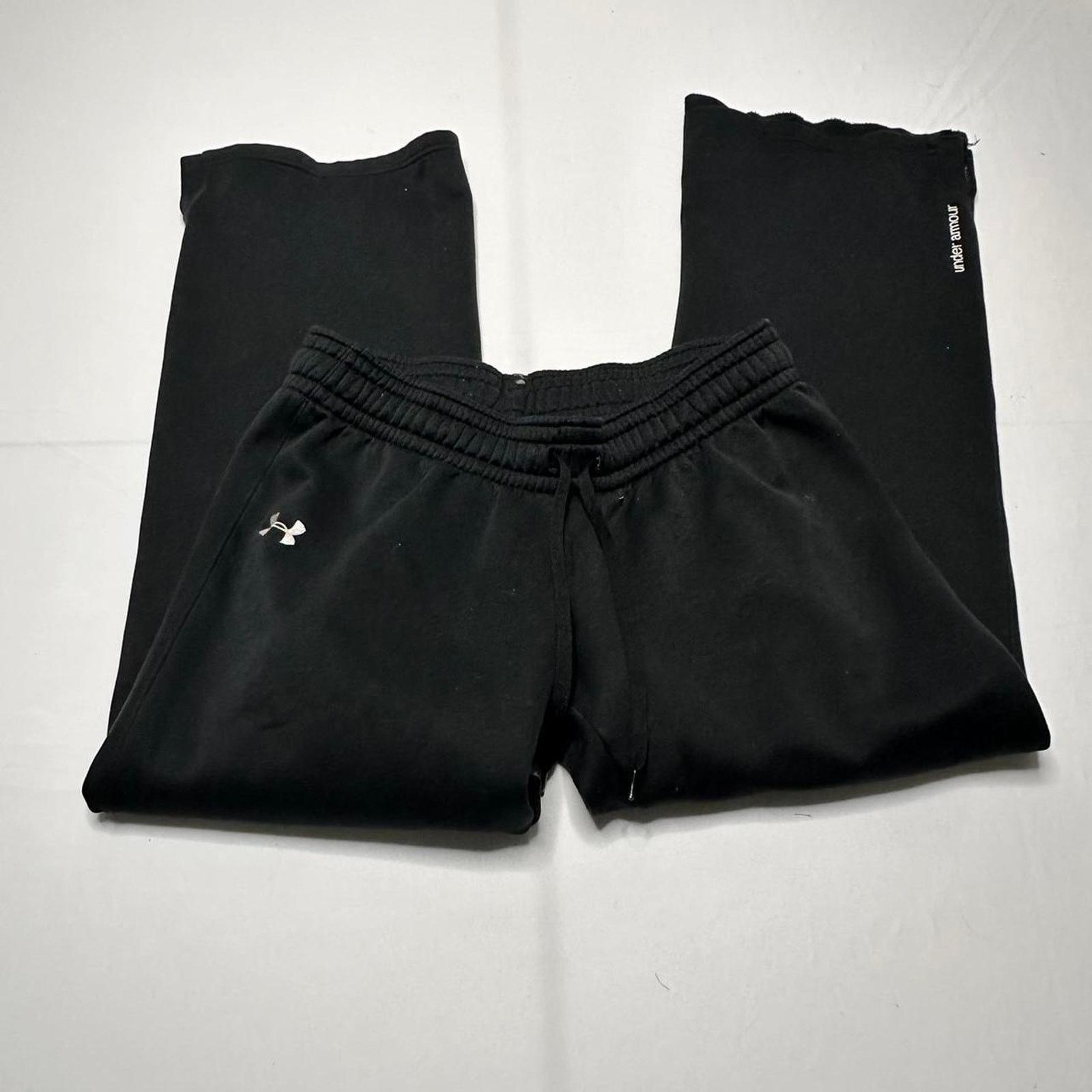 Under Armour Under Armour Size Medium Light Weight Flared Black Sweats Size US 36 / EU 52 - 1 Thumbnail