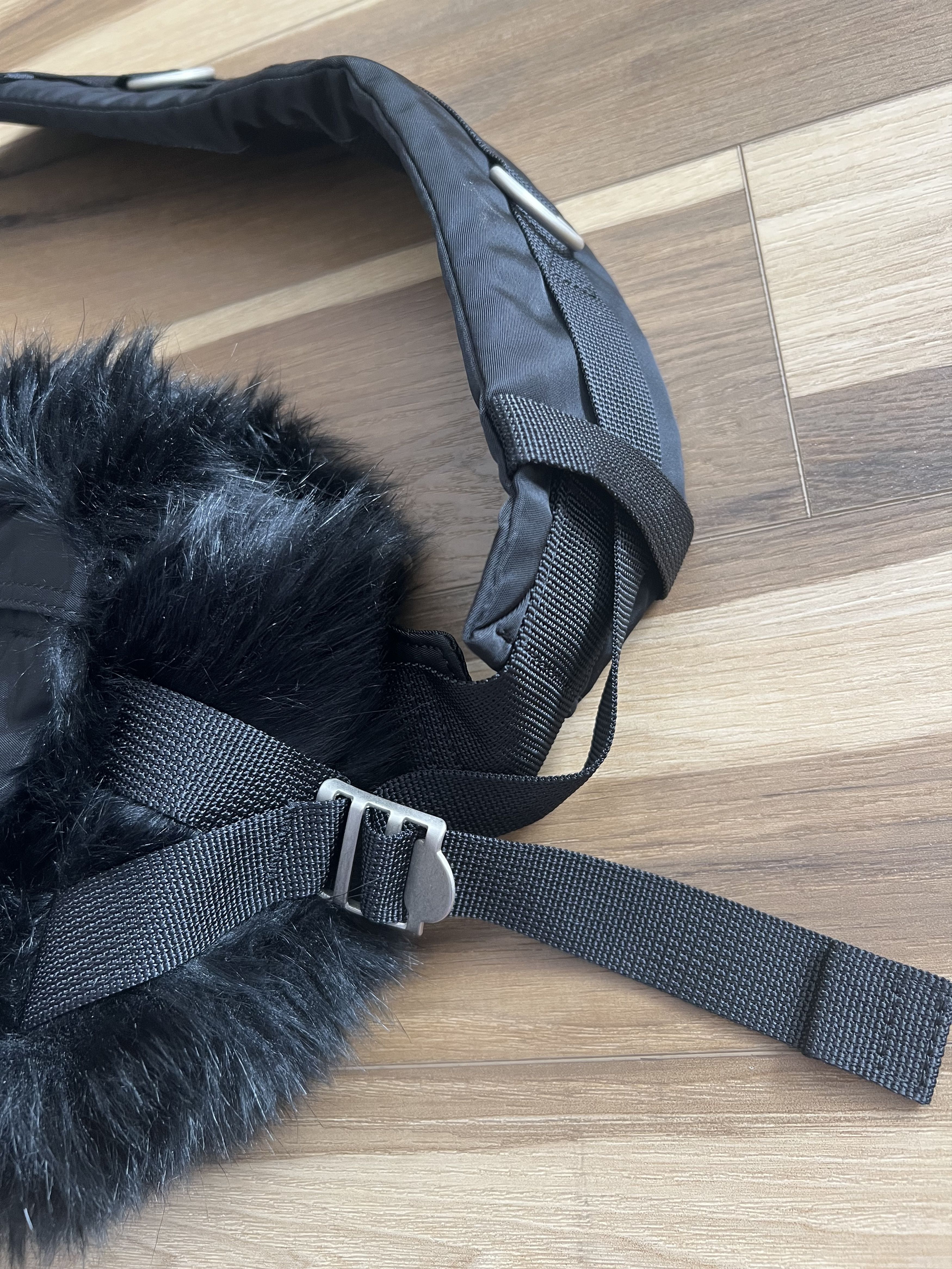 Porter × Sacai Porter Sacai Faux Fur Waist Bag in Black Size ONE SIZE - 3 Thumbnail