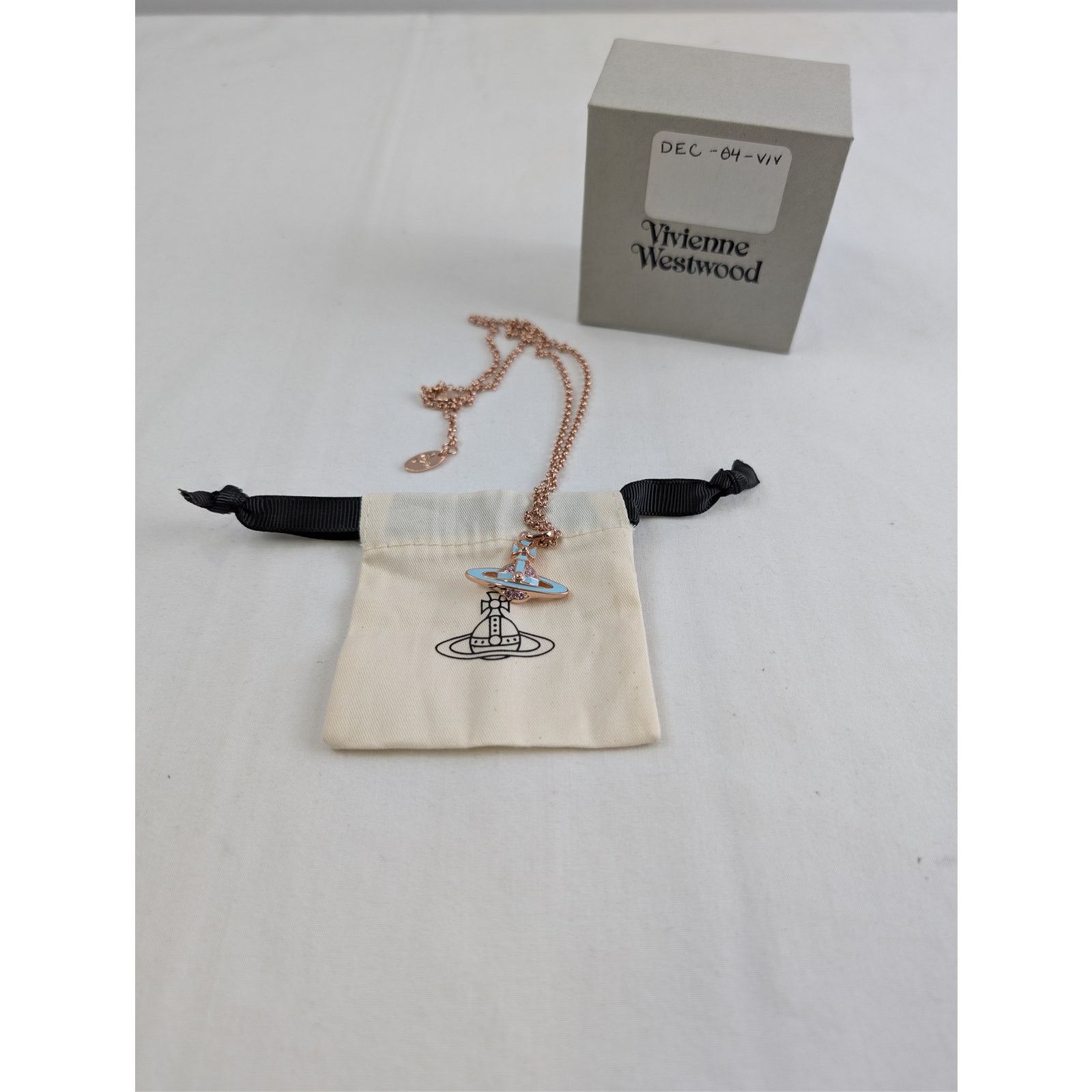 Vivienne Westwood o1rshd1 unisex Neil Mini Bas Relief Pendant Necklace Brass Size ONE SIZE - 14 Thumbnail