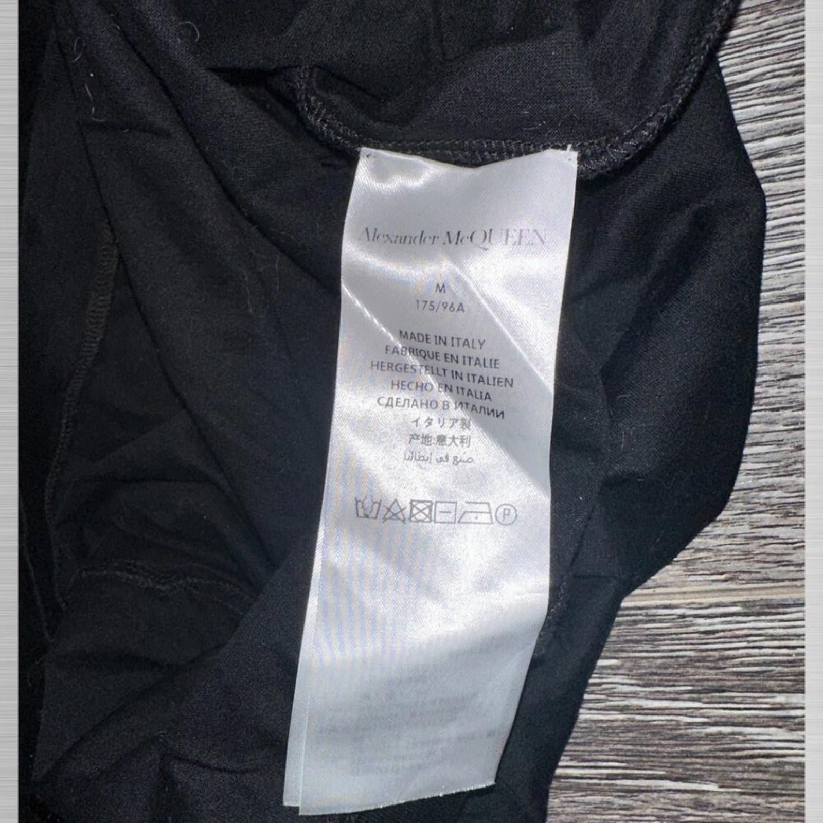 Alexander McQueen Alexander McQueen Black Logo Chest Embroidery T-Shirt Medium Size US M / EU 48-50 / 2 - 5 Thumbnail