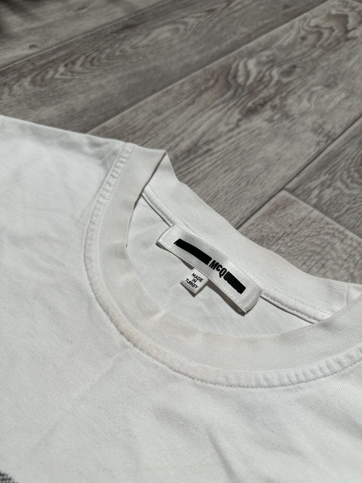 Alexander McQueen × MCQ × McQ Alexander McQueen Alexandre McQueen McQ Paradise Big Logo White T-shirt Size S / US 4 / IT 40 - 4 Thumbnail