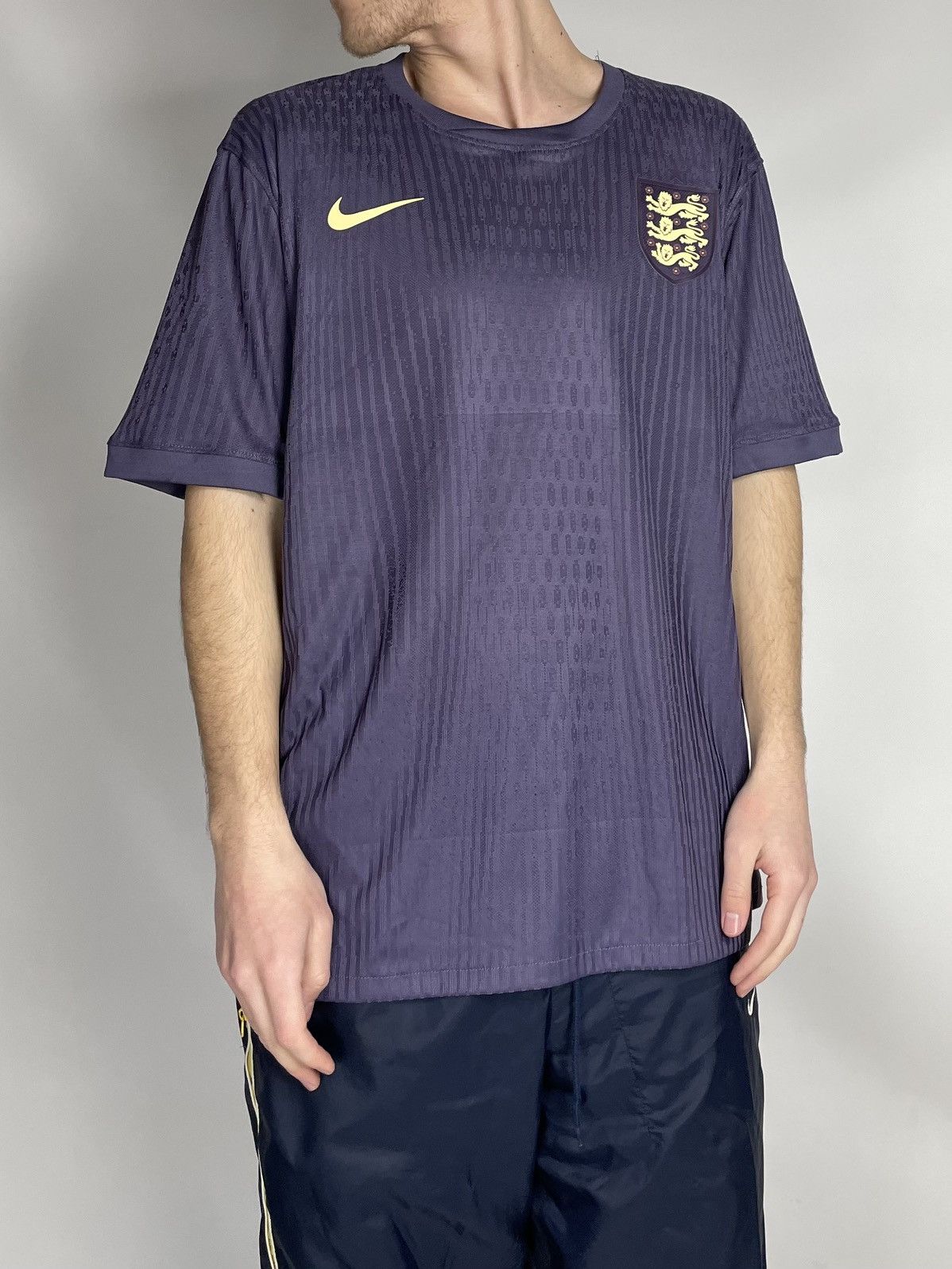 Nike Nike England ( Size XXL ) Away Stadium Vintage Purple Jersey Size US XXL / EU 58 / 5 - 2 Thumbnail