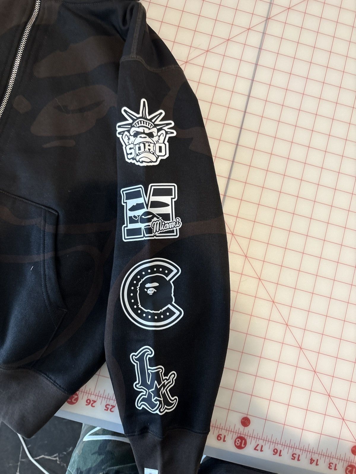 Bape Bape usa double shark hoodie Size US S / EU 44-46 / 1 - 6 Thumbnail
