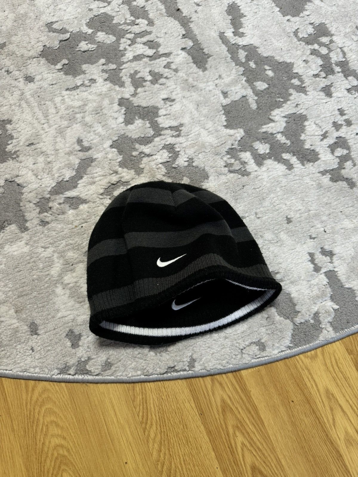 Nike × Vintage Vintage Nike Reversible Black Stripped Hat White Swoosh Size ONE SIZE - 2 Thumbnail