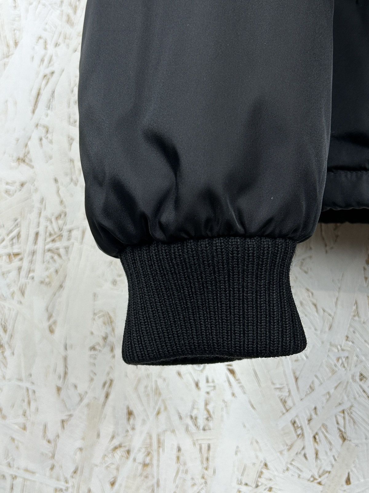 Prada Prada Re-Nylon Cropped Down Bomber Jacket Black 52 Size US L / EU 52-54 / 3 - 6 Thumbnail