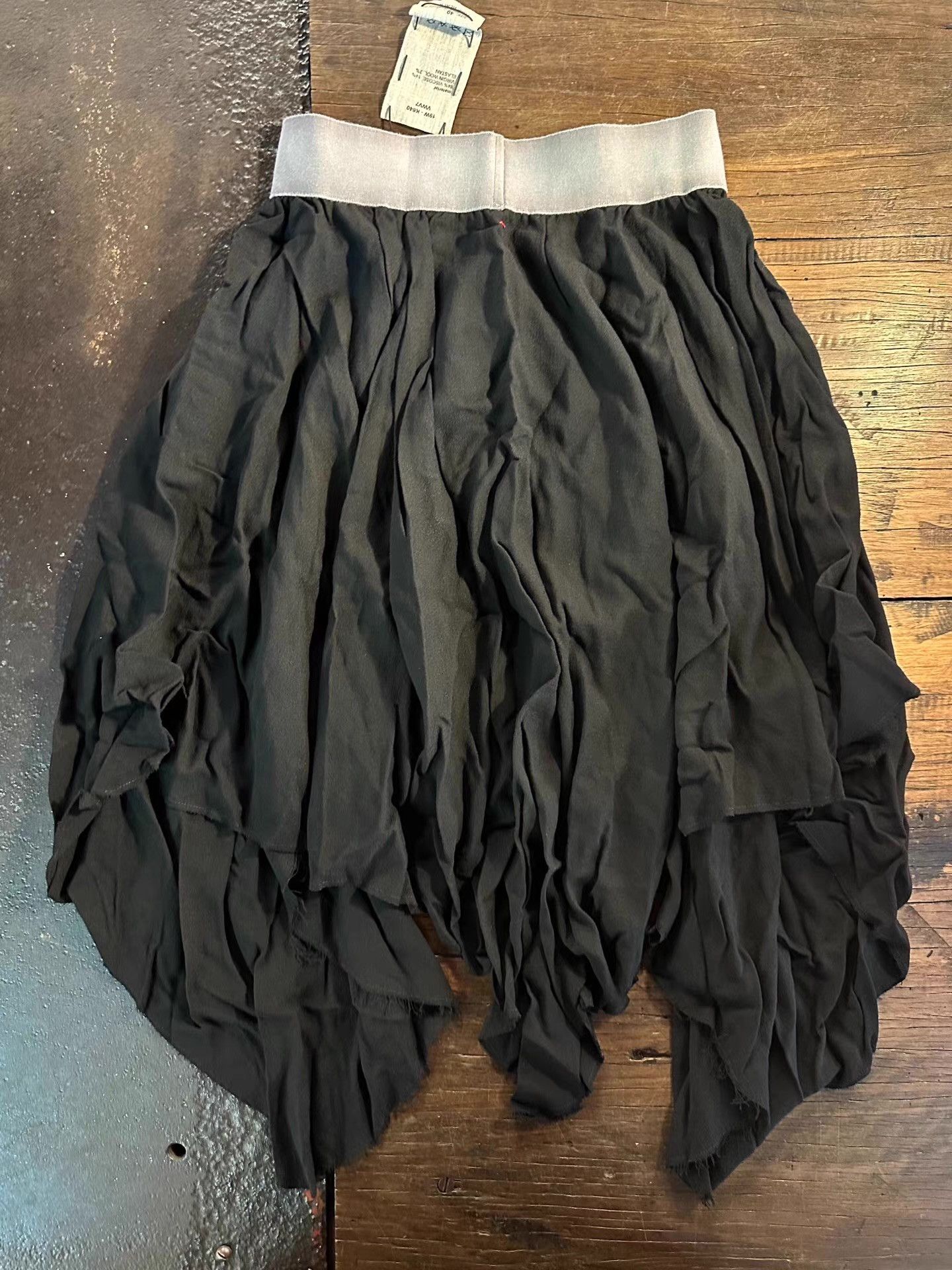 Ma+ m.a+ 19FW black skirt with triangular elasticated Ｑ25 Size 36" / US 14 / IT 50 - 2 Thumbnail