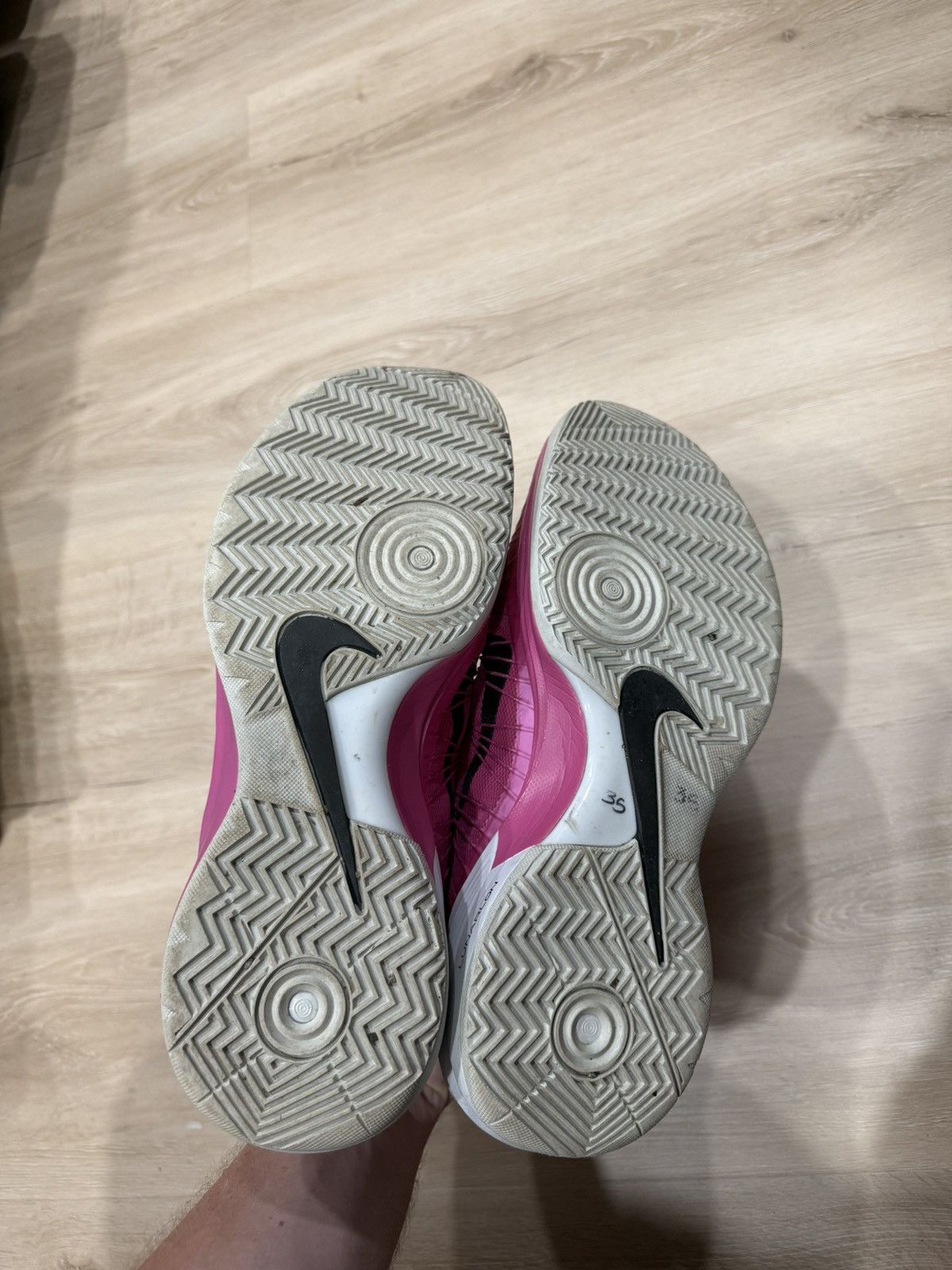 Nike Nike Hyperdunk 2013 Pink Breast Cancer Awareness Size US 12 / EU 45 - 17 Thumbnail