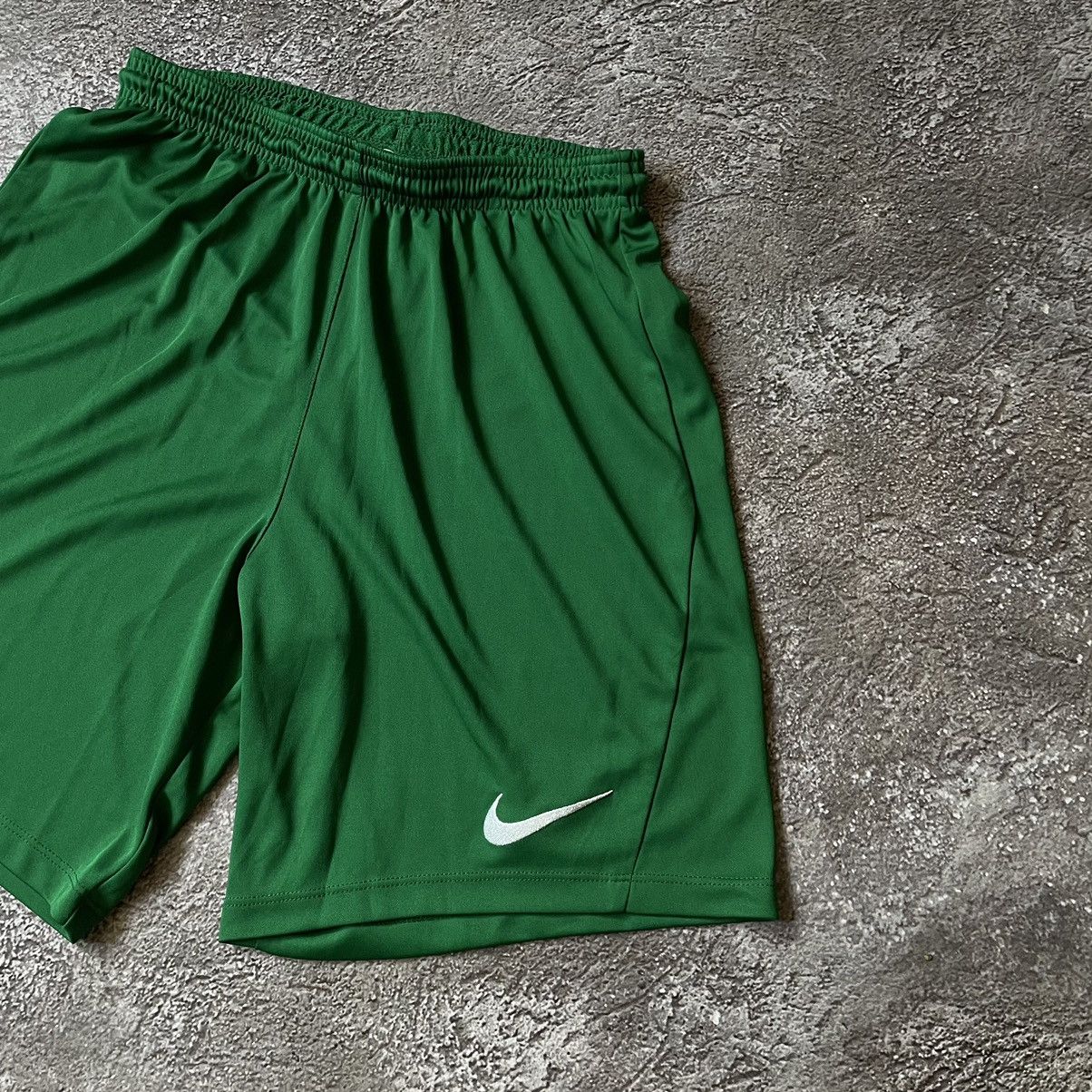 Nike Vintage Y2K Nike Short Logo Sportwear Casual Buymypiece 90s Size US 30 / EU 46 - 3 Thumbnail