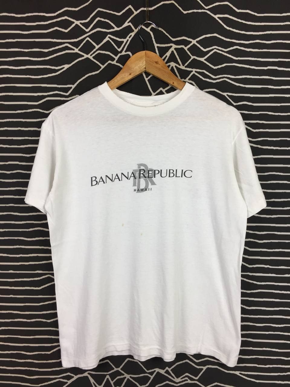 Banana Republic Vtg 90s Banana Republic Hawaii Made In Usa Spell Out Tee Size US XS / EU 42 / 0 - 1 Thumbnail