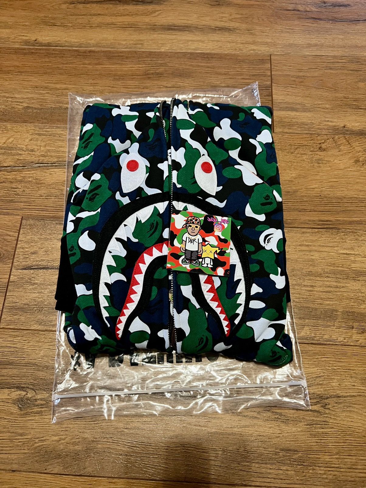 Bape Bape Isetan Shinjuku Separate Shark hoodie Size US XL / EU 56 / 4 - 1 Thumbnail