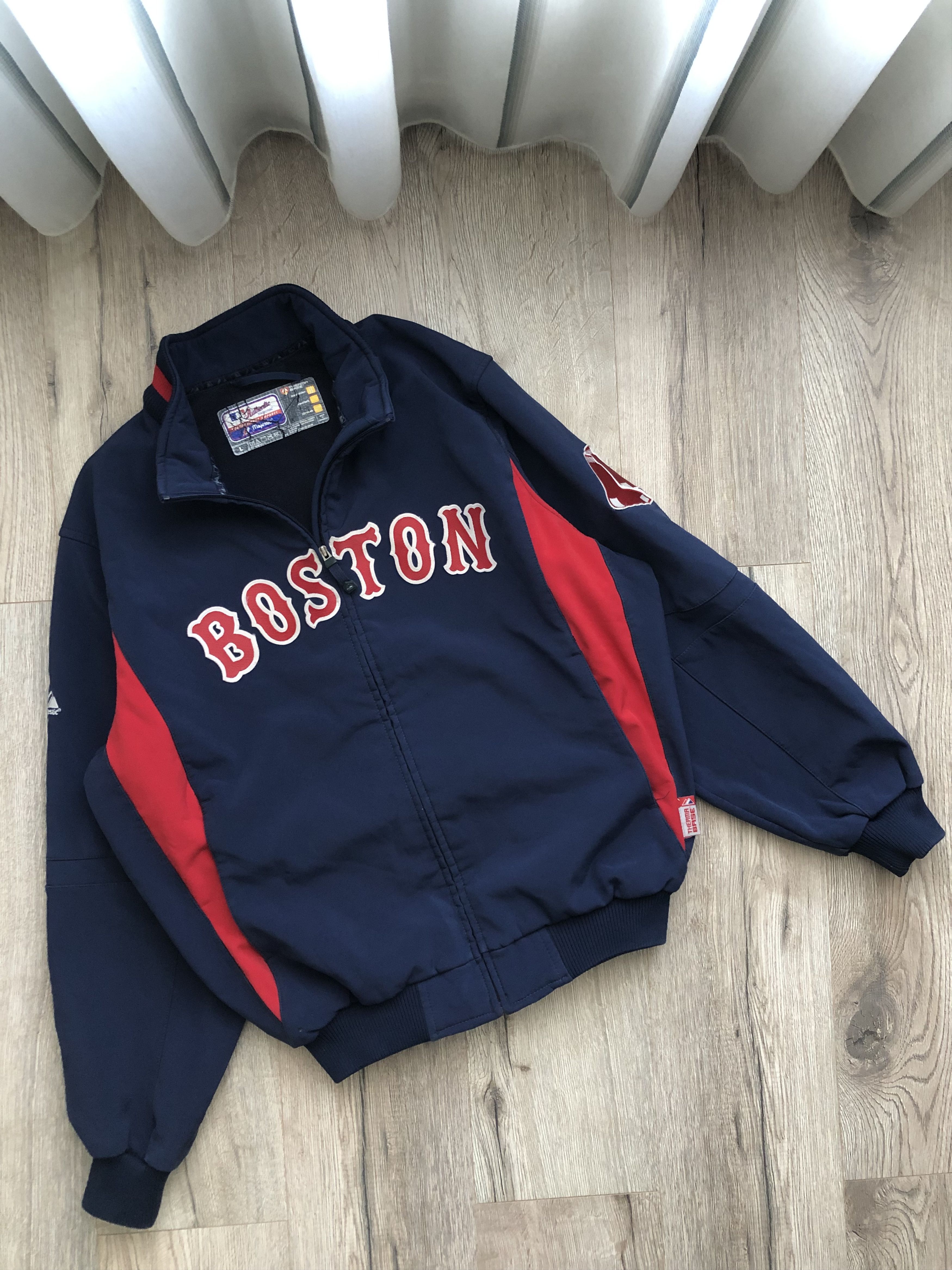 Boston hotsell Red Sox Majestic men’s MLB crew sweatshirt L