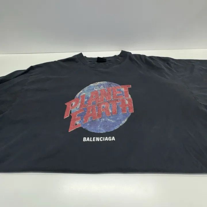 Balenciaga Balenciaga FW24 Planet Earth Logo T-Shirt 0079-2507 Size US M / EU 48-50 / 2 - 2 Thumbnail