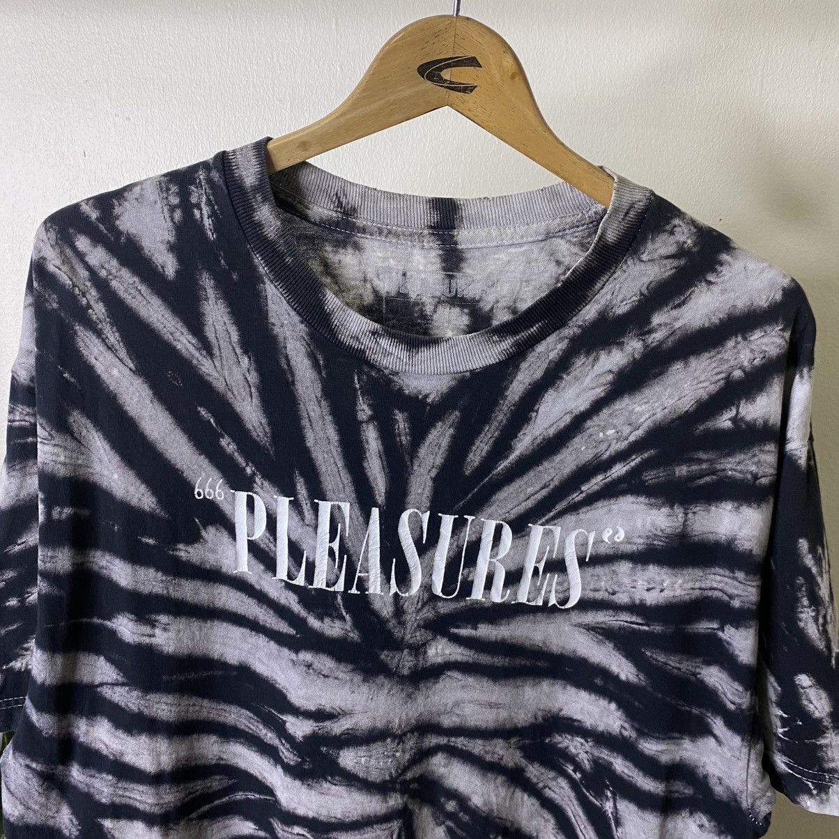 Pleasures Pleasures Nice Tie Dye Design Tee Size US L / EU 52-54 / 3 - 2 Thumbnail