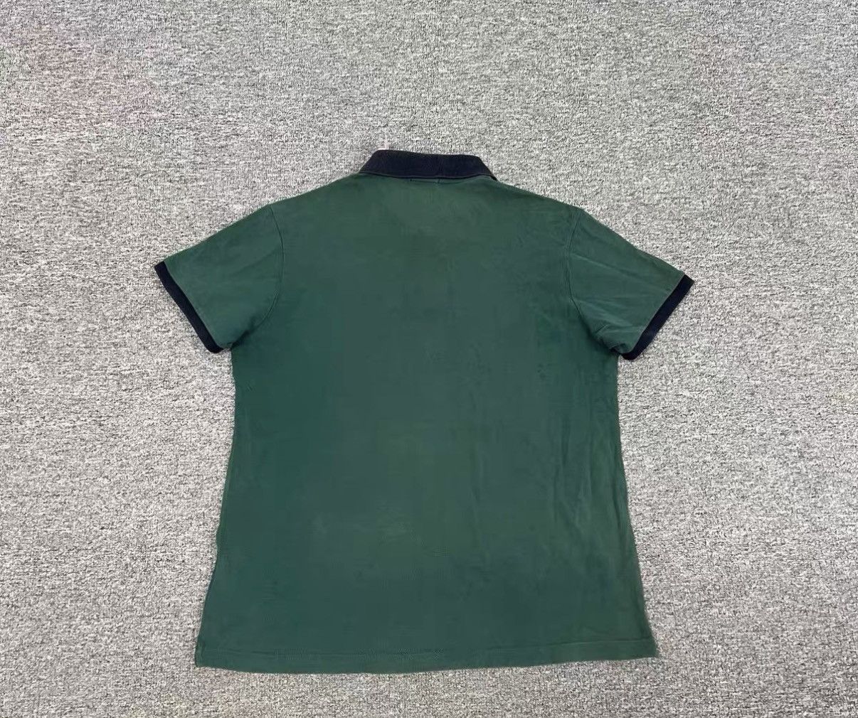 Moncler Moncler Classic Logo Patch Short-Sleeve Polo J16 Size US XL / EU 56 / 4 - 2 Thumbnail