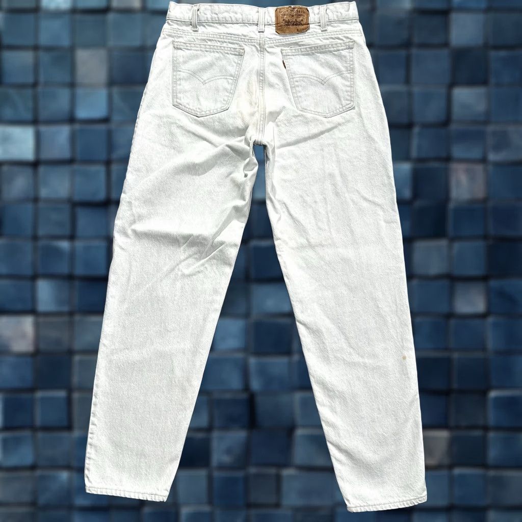 Levi's VINTAGE Levi's 550 Jeans Men 34x31 Light Blue USA Made Relaxed Tapered Denim Blue 90s Retro Mens Size US 36 / EU 52 - 1 Thumbnail