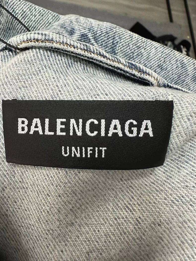 Balenciaga Balenciaga Twisted letter denim jacket Size US L / EU 52-54 / 3 - 3 Thumbnail