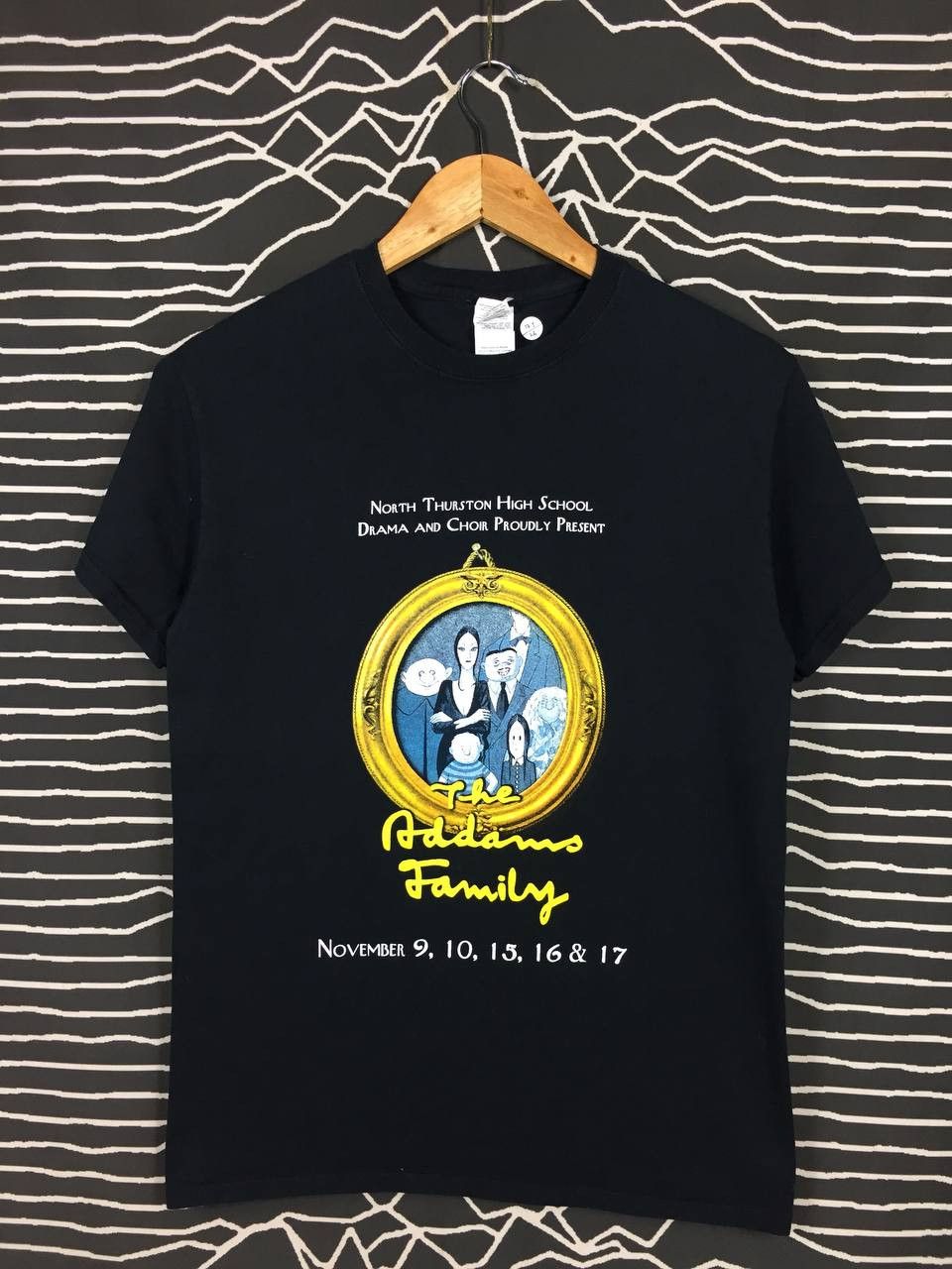 Expert Horror The Addams Family Broadway Musical Theatre Black Tee Size S Size US S / EU 44-46 / 1 - 2 Thumbnail