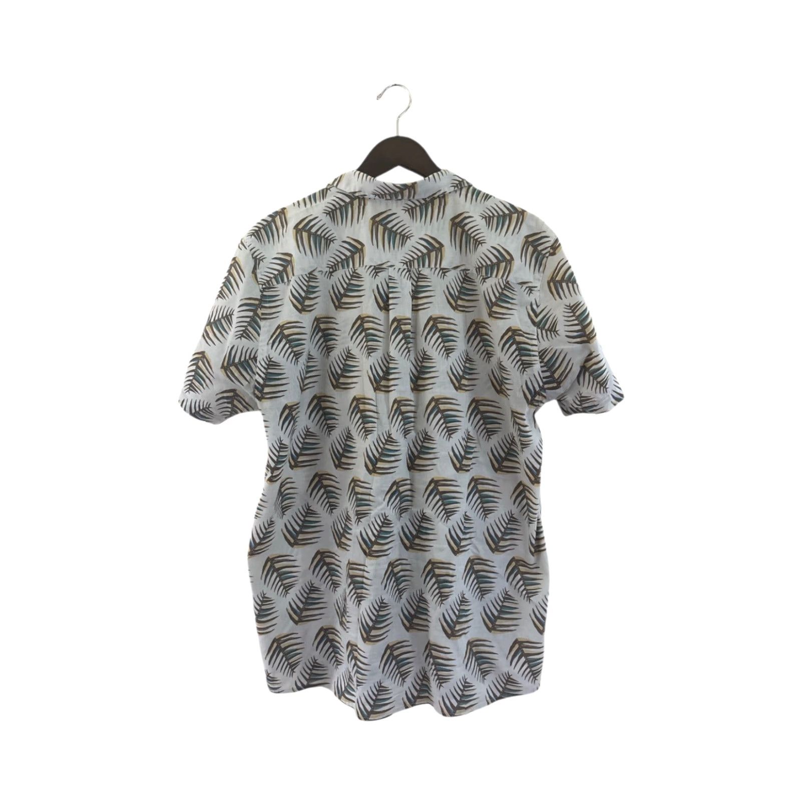 Patagonia Patagonia Go To Shirt Short Sleeve Button-Up Mens XL White Lightweight Woven Palm Leaf Print 31" Long 25" Across Chest Pocket EUC Size US XL / EU 56 / 4 - 6 Thumbnail