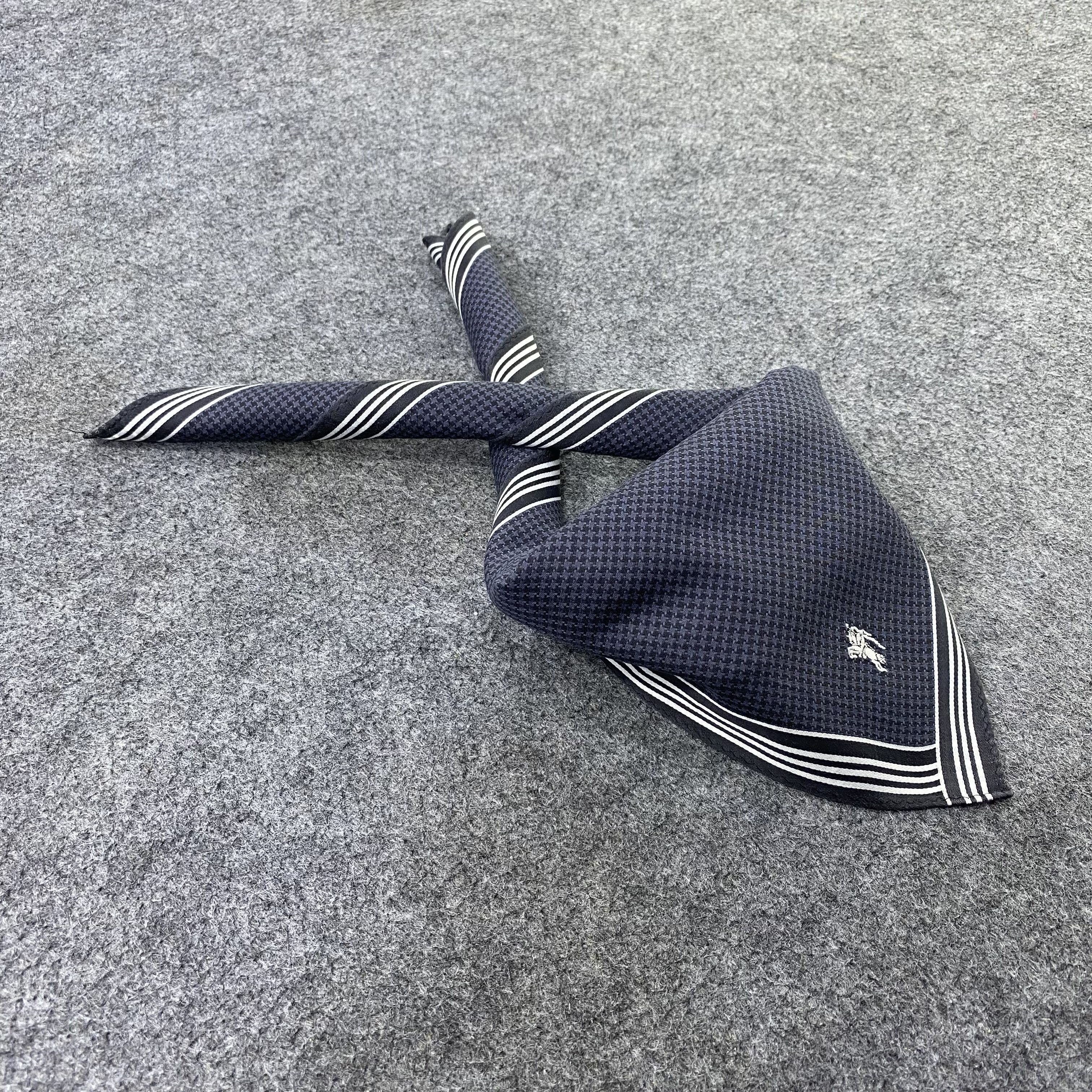 Burberry Burberry Handkerchief / Bandana / Neckerchief-B2106 Size ONE SIZE - 1 Thumbnail