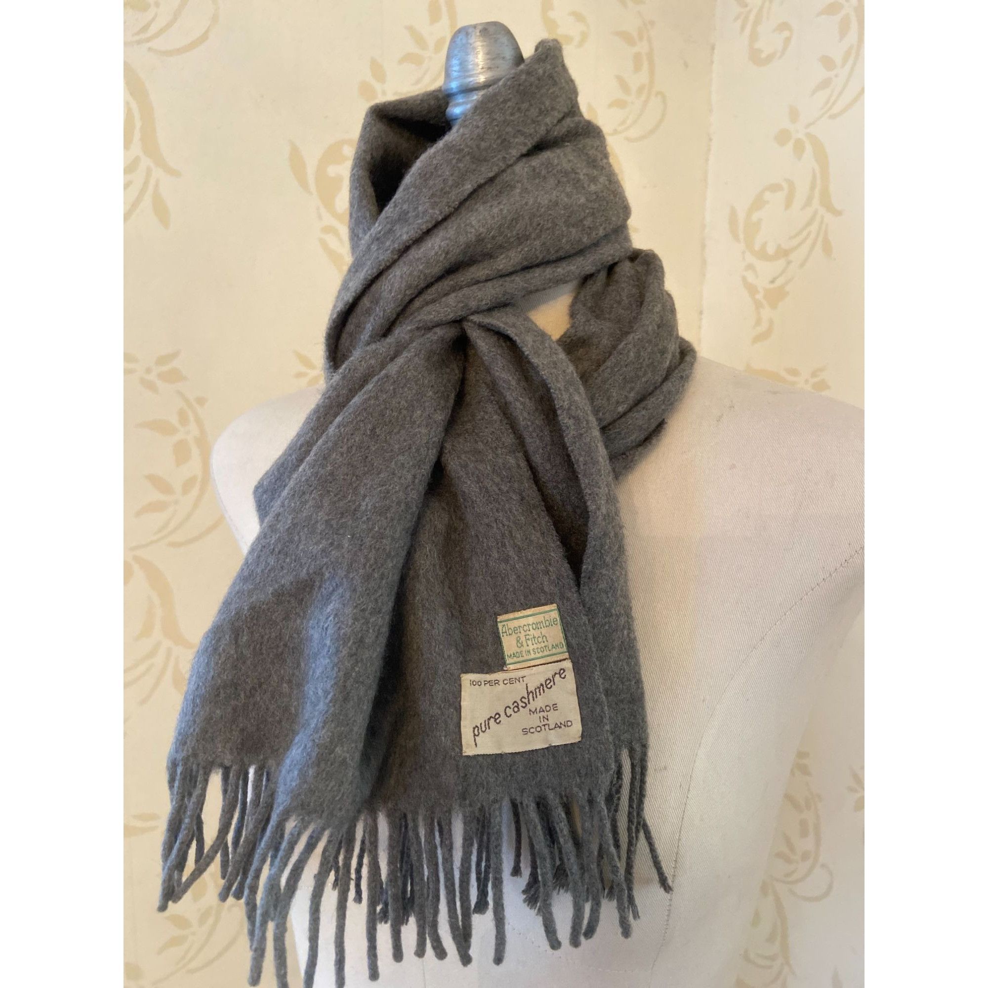 Abercrombie & Fitch Scotland Abercrombie & Fitch 100% Cashmere Scarf 52" x 12" S Size ONE SIZE - 3 Thumbnail